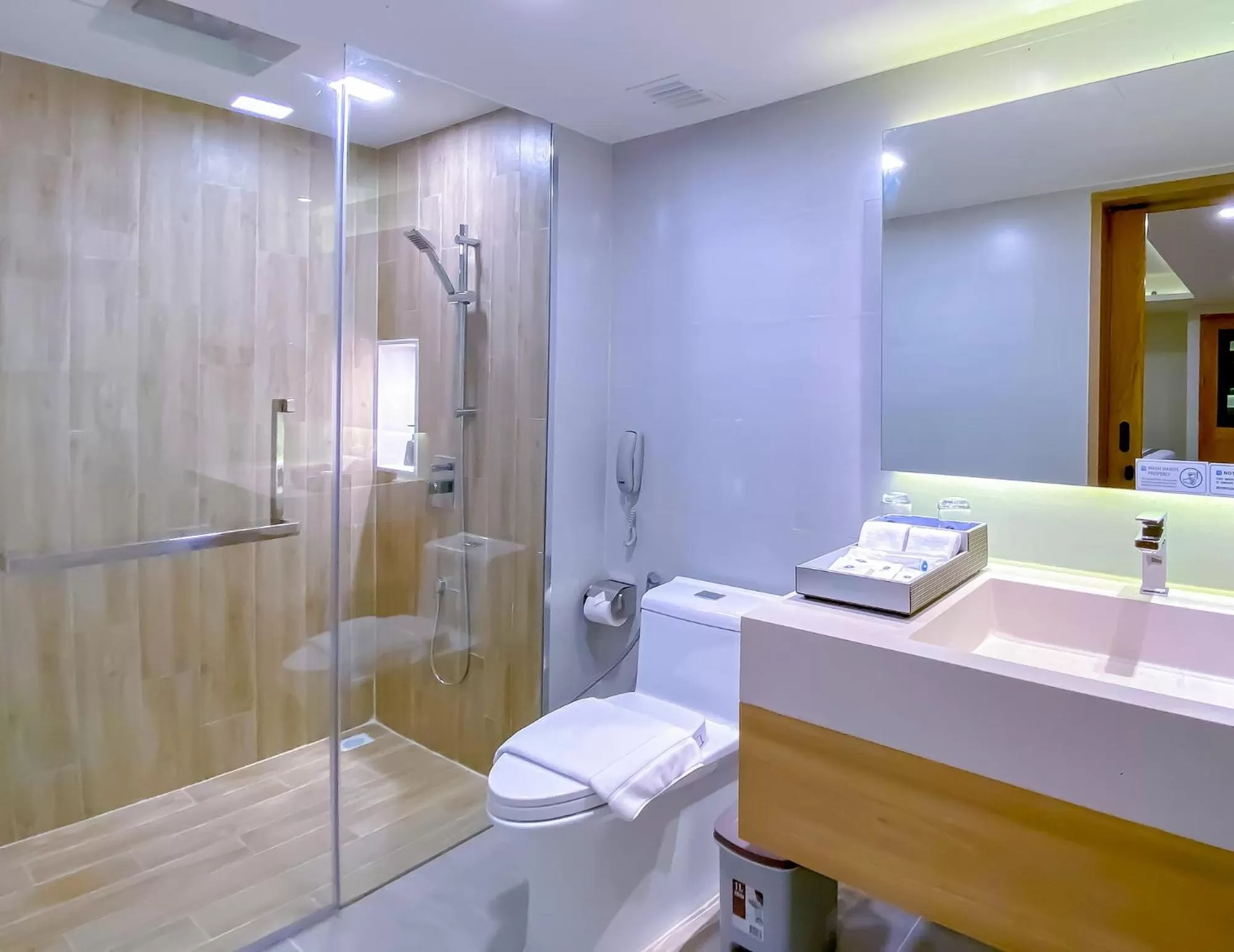 Bathroom in Phuket Graceland Resort and Spa