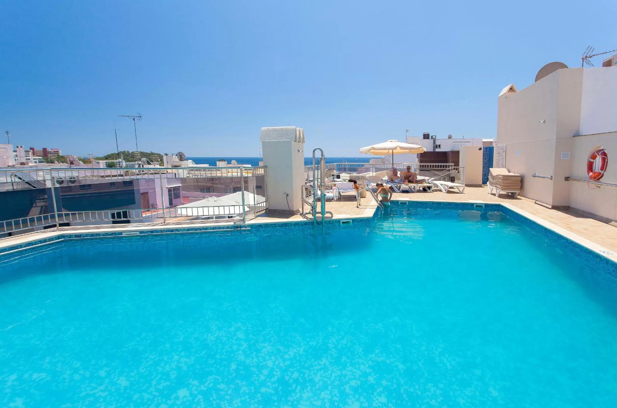 Swimming pool in Aparthotel Duquesa Playa