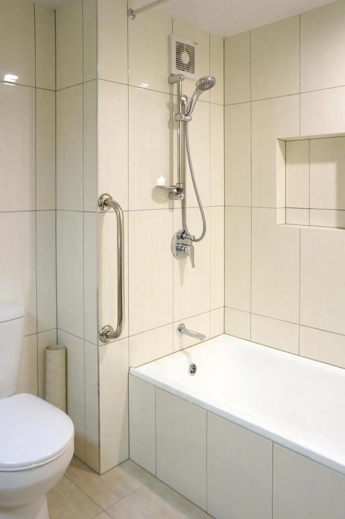 Bathroom in The Victoria Hotel Dunedin