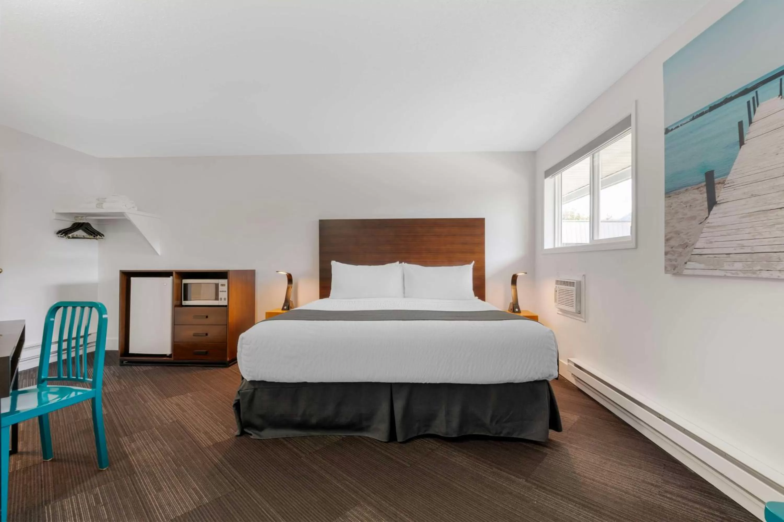 Bedroom, Bed in Stoke Hotel SureStay Collection by Best Western