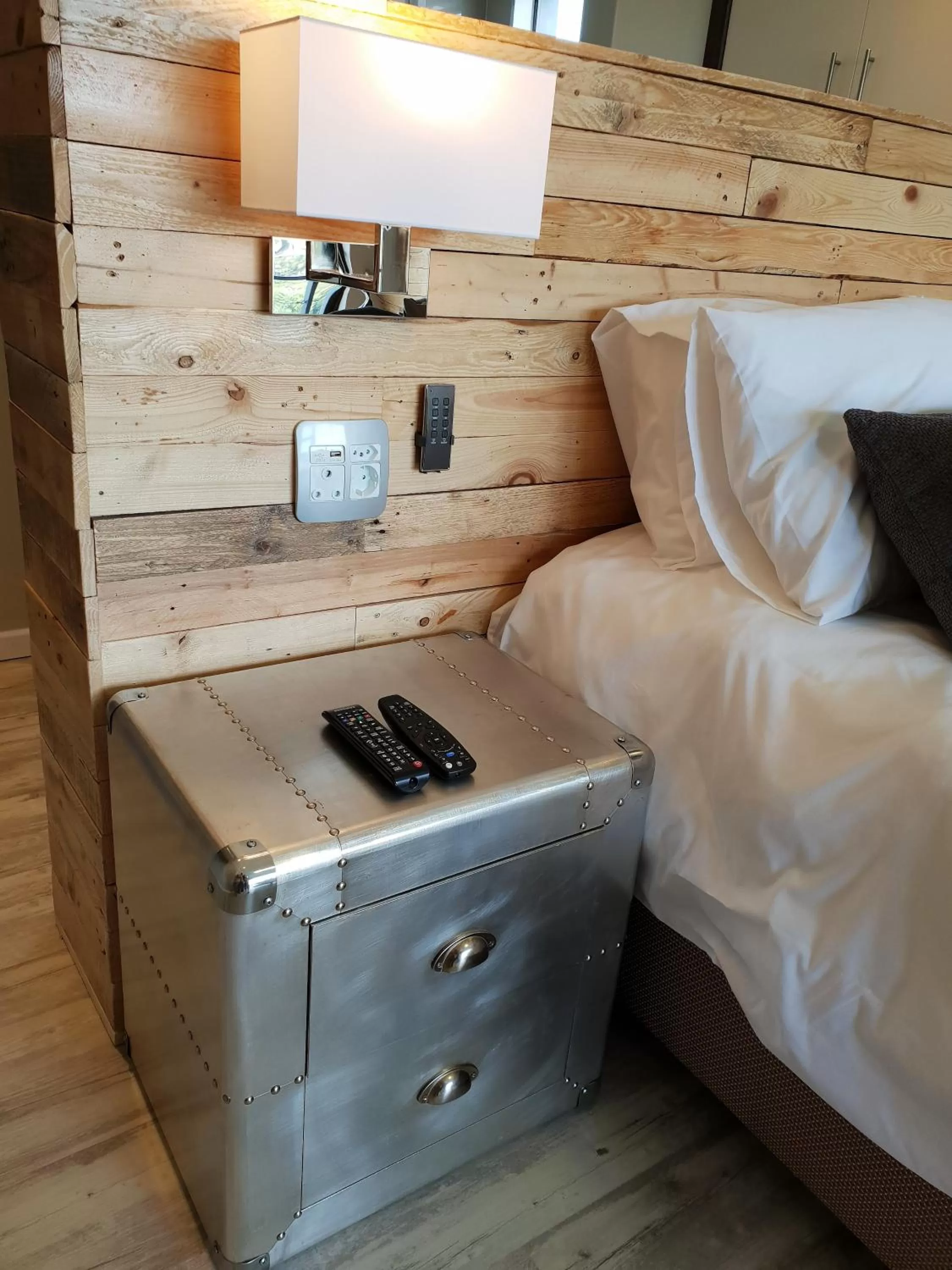 Decorative detail, Bed in Riverview Guesthouse East London