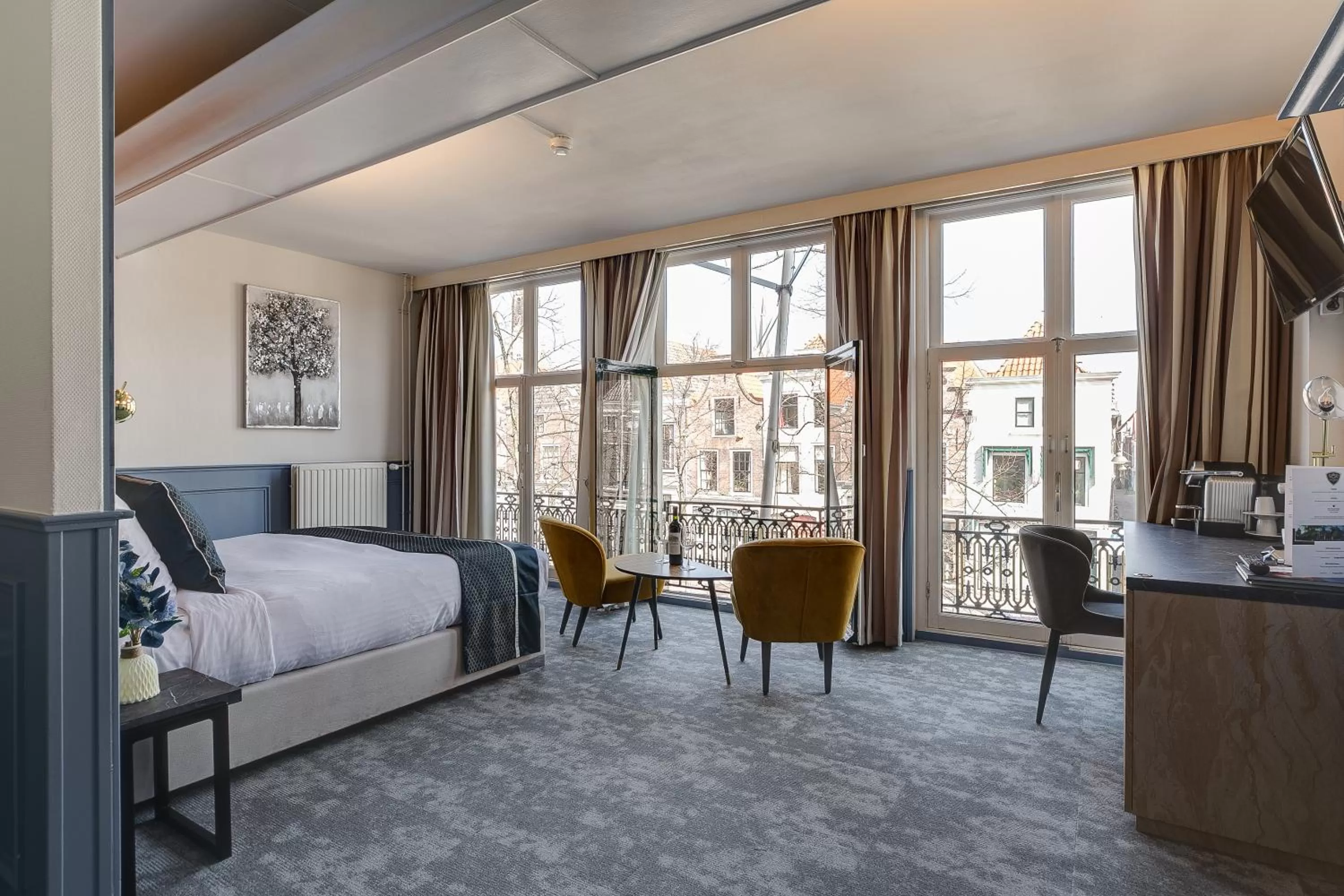 Photo of the whole room, Bed in Hotel Royal Bridges