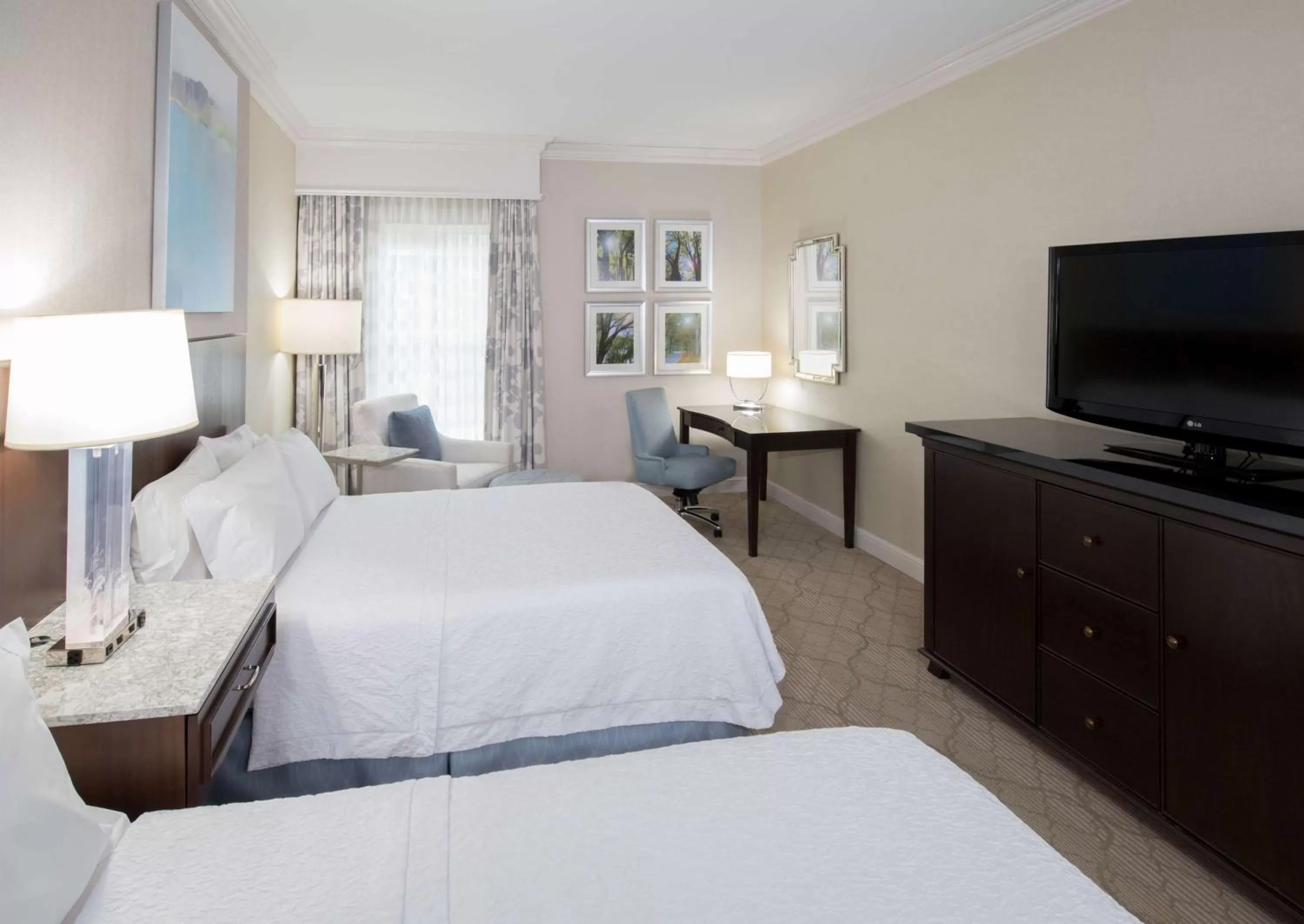 TV and multimedia, Bed in Hampton Inn & Suites South Park at Phillips Place