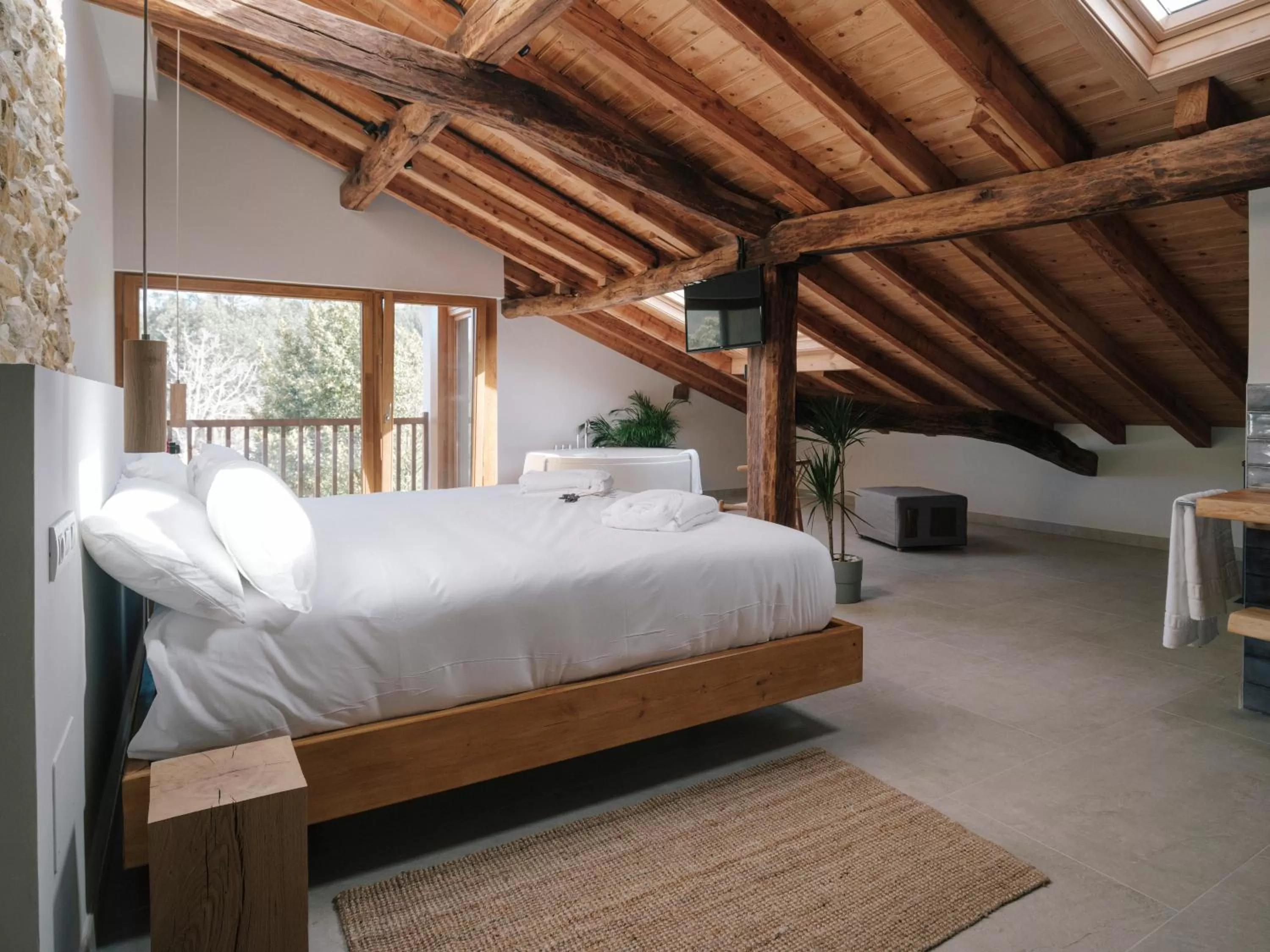 Bed in Hotel Nafarrola - Gastronomy & Wine