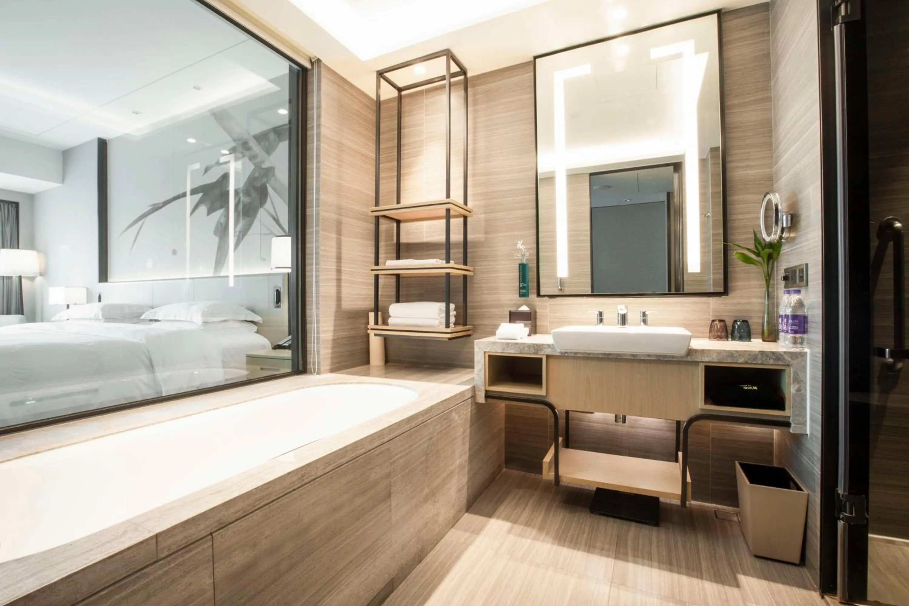 Bathroom, Bed in DoubleTree by Hilton Hotel Shenzhen Longhua