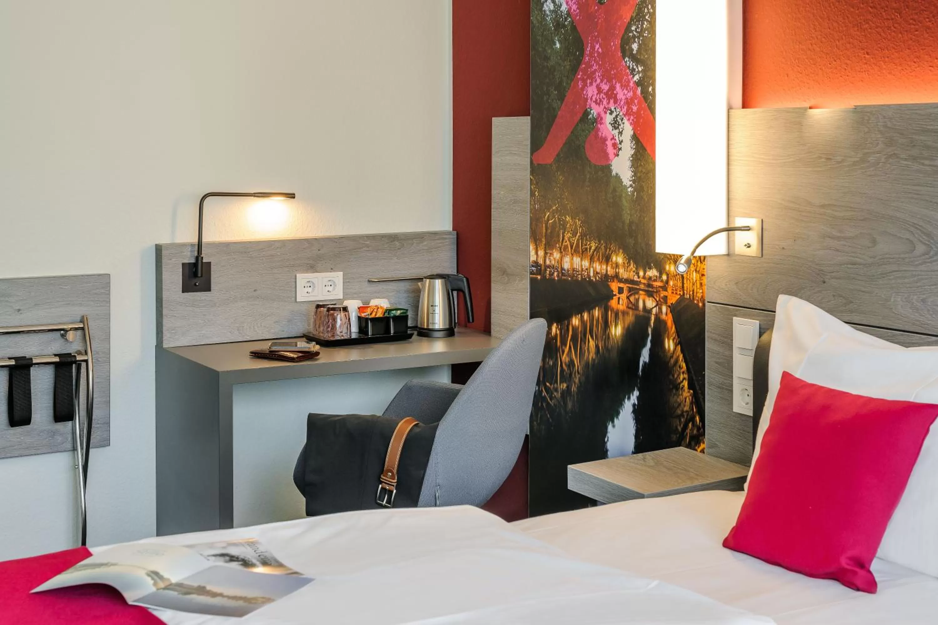 Coffee/tea facilities, Bed in Mercure Hotel Düsseldorf Zentrum