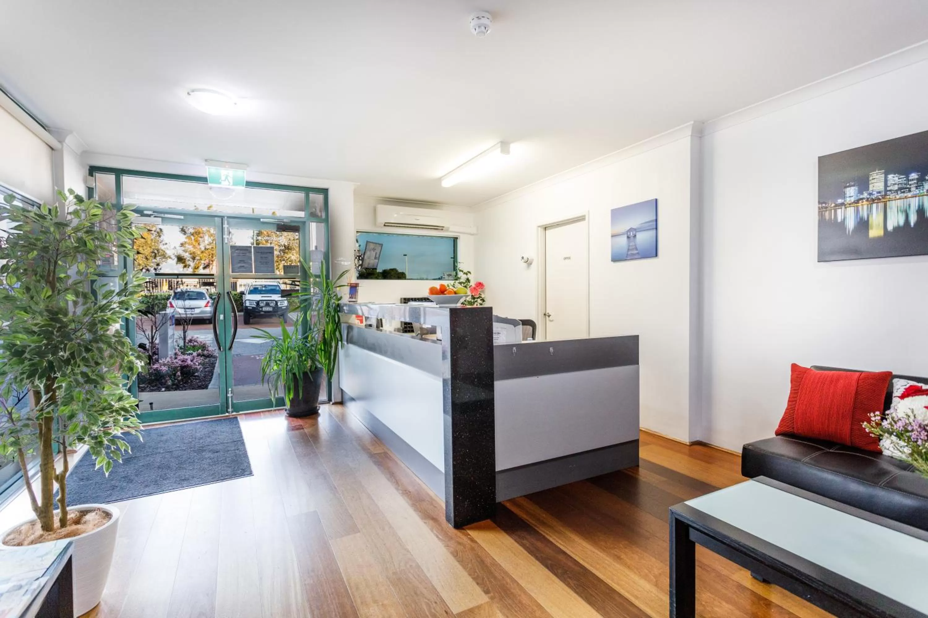 Lobby or reception in Perth Ascot Central Apartment Hotel Official