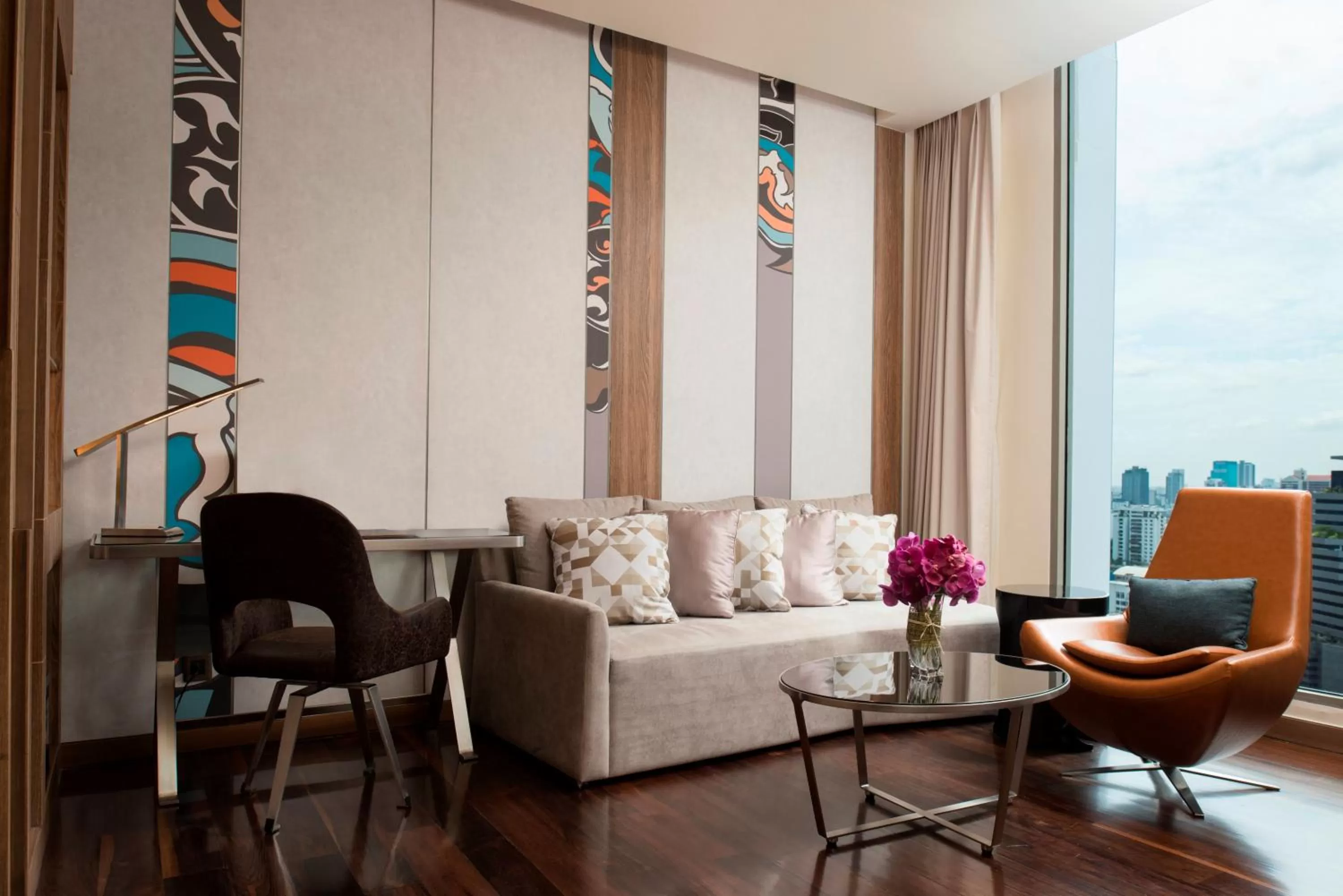 Living room in Novotel Bangkok Sukhumvit 20