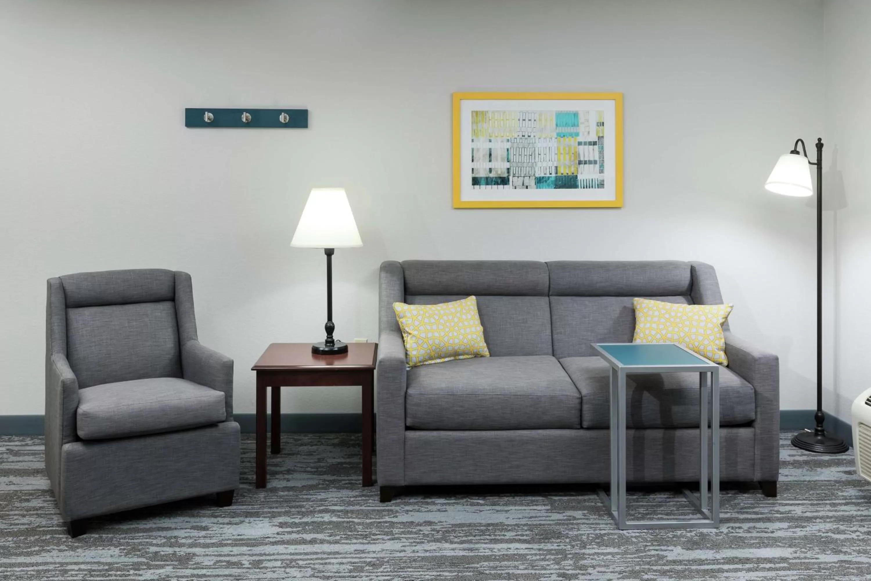 Living room in Hampton Inn & Suites Rochester-North