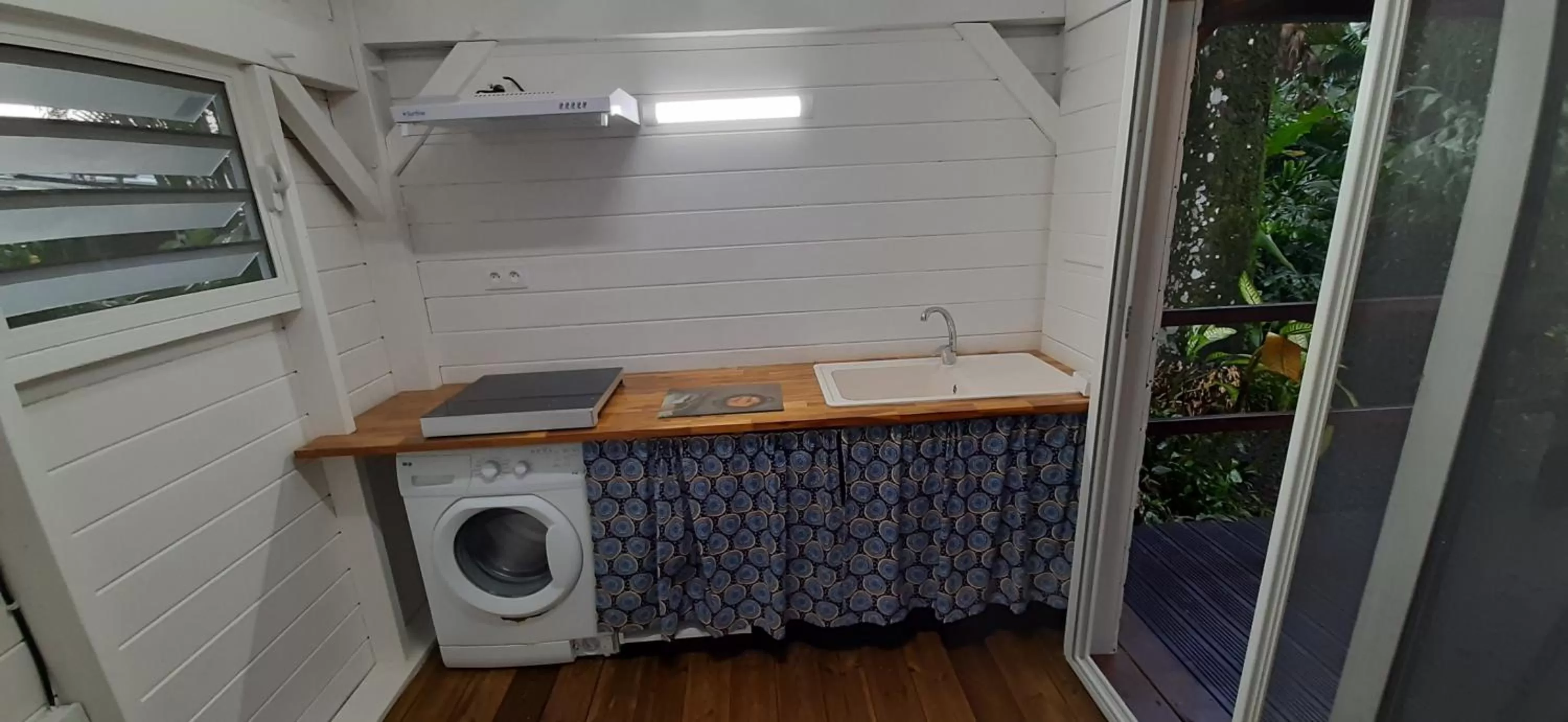 kitchen in Les Gîtes de la Lézarde