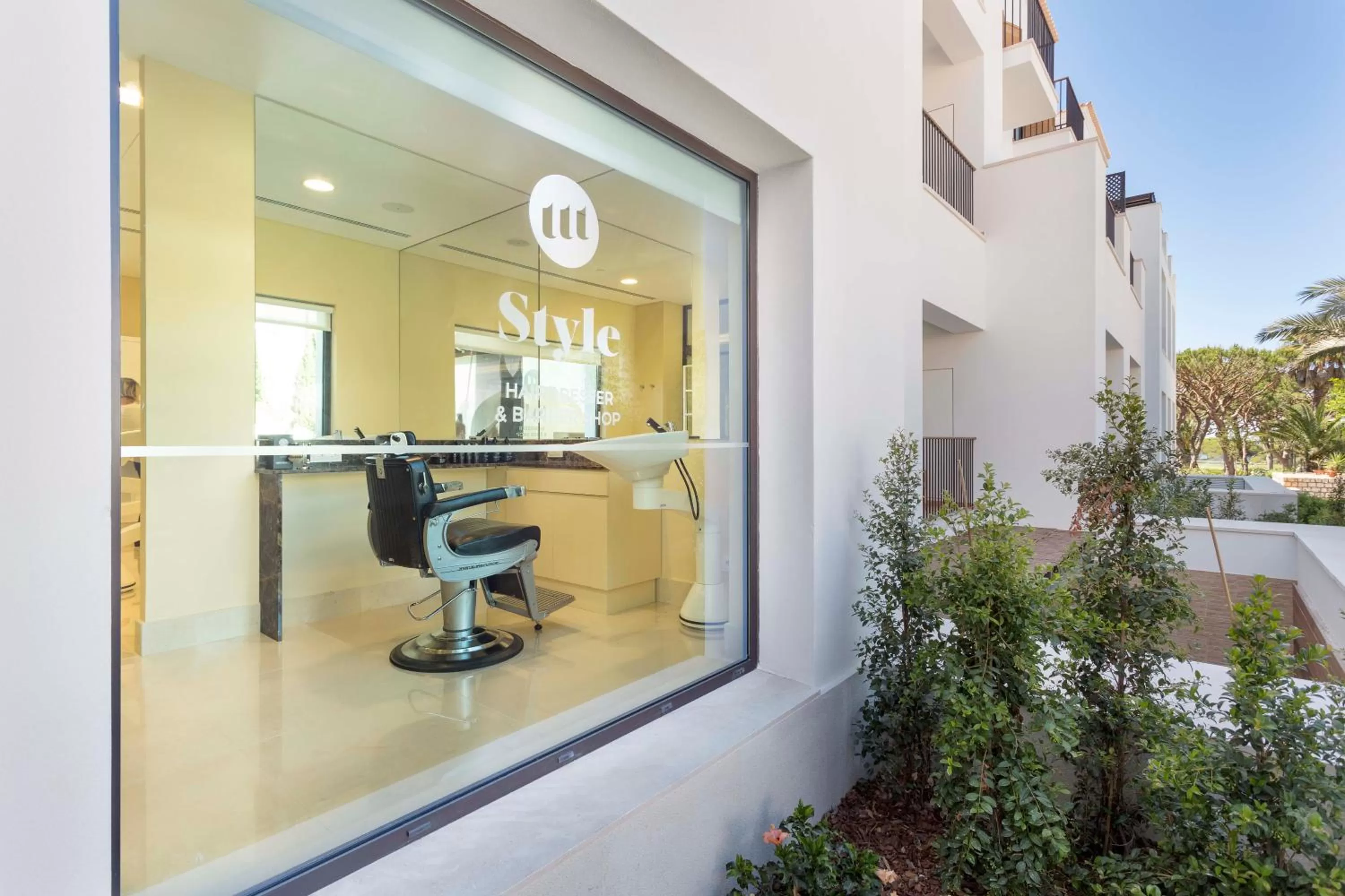 Area and facilities in Pine Cliffs Gardens