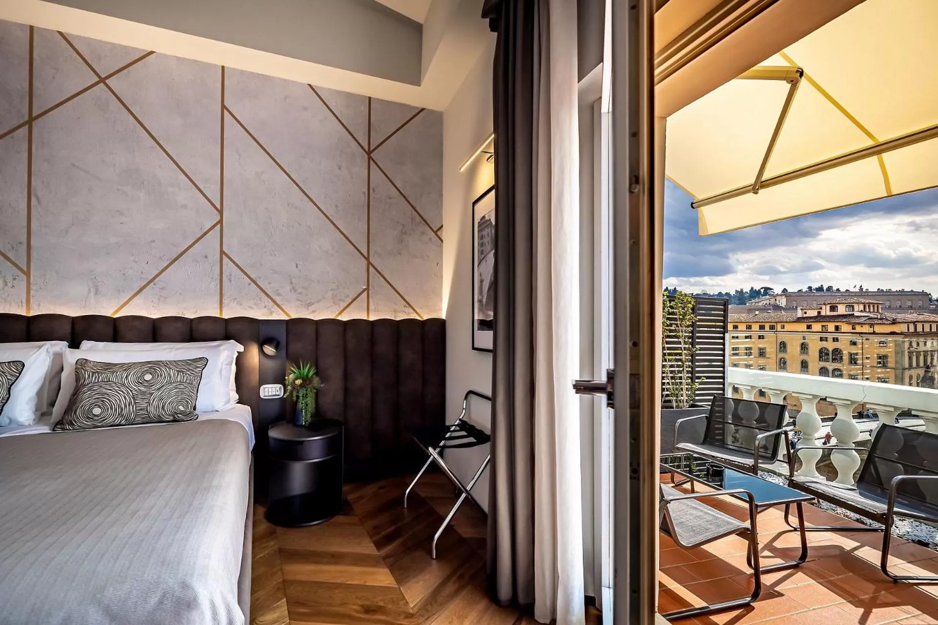 Bed in Palazzo Alfieri - Place of Charme