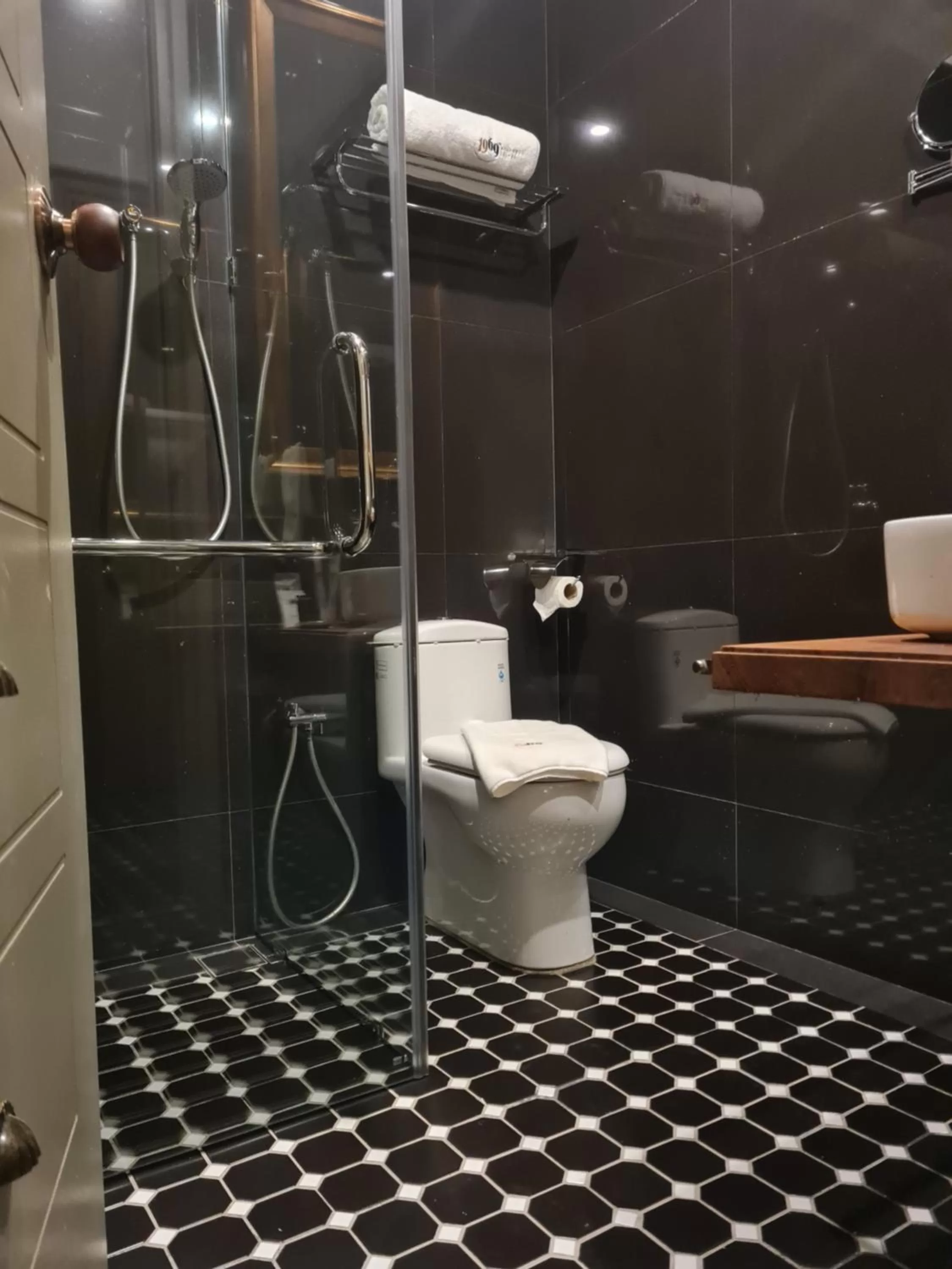 Bathroom in 1969 Business Suites @ Ipoh Garden