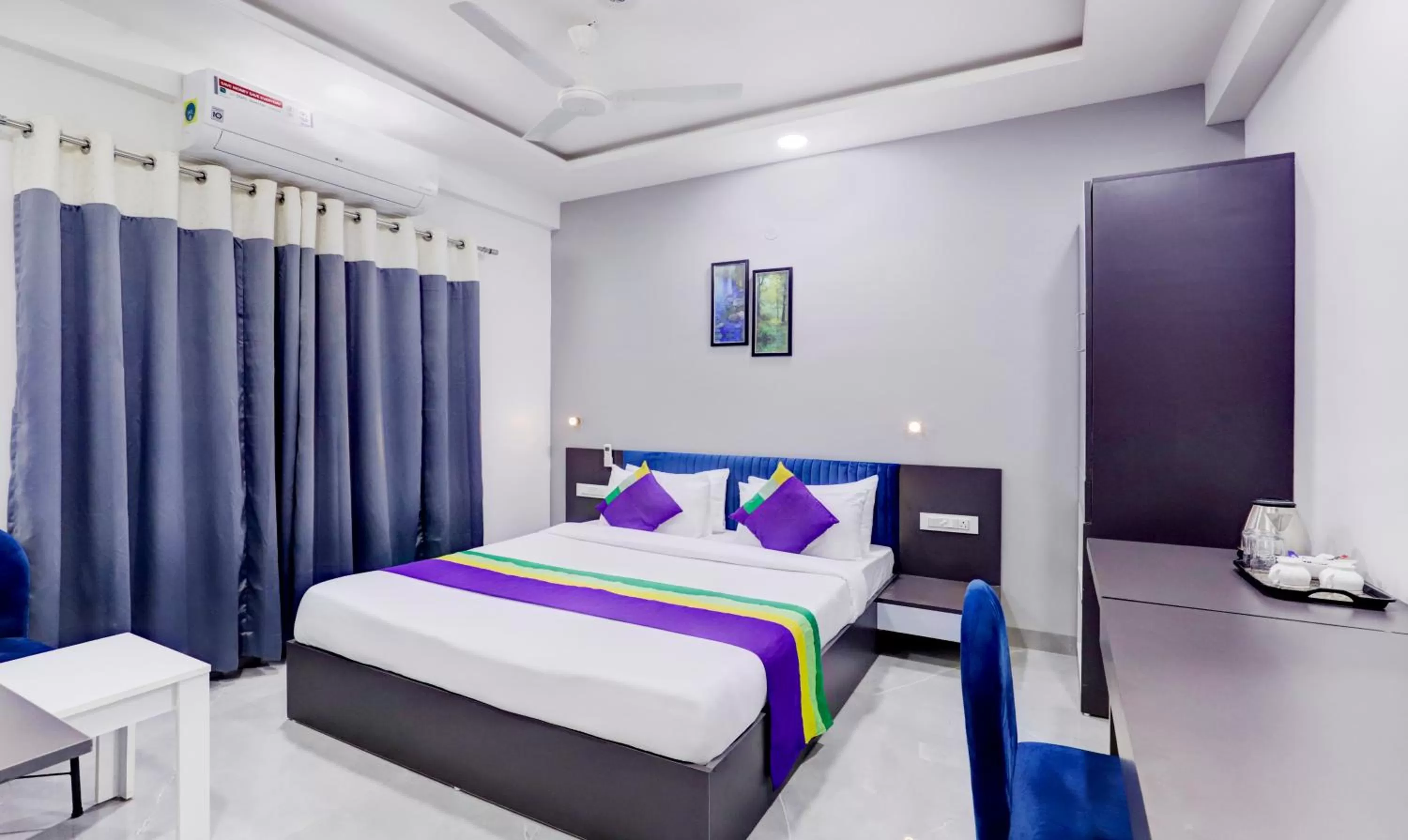 Bed in Treebo Trend Finesta Suites Wardha Road