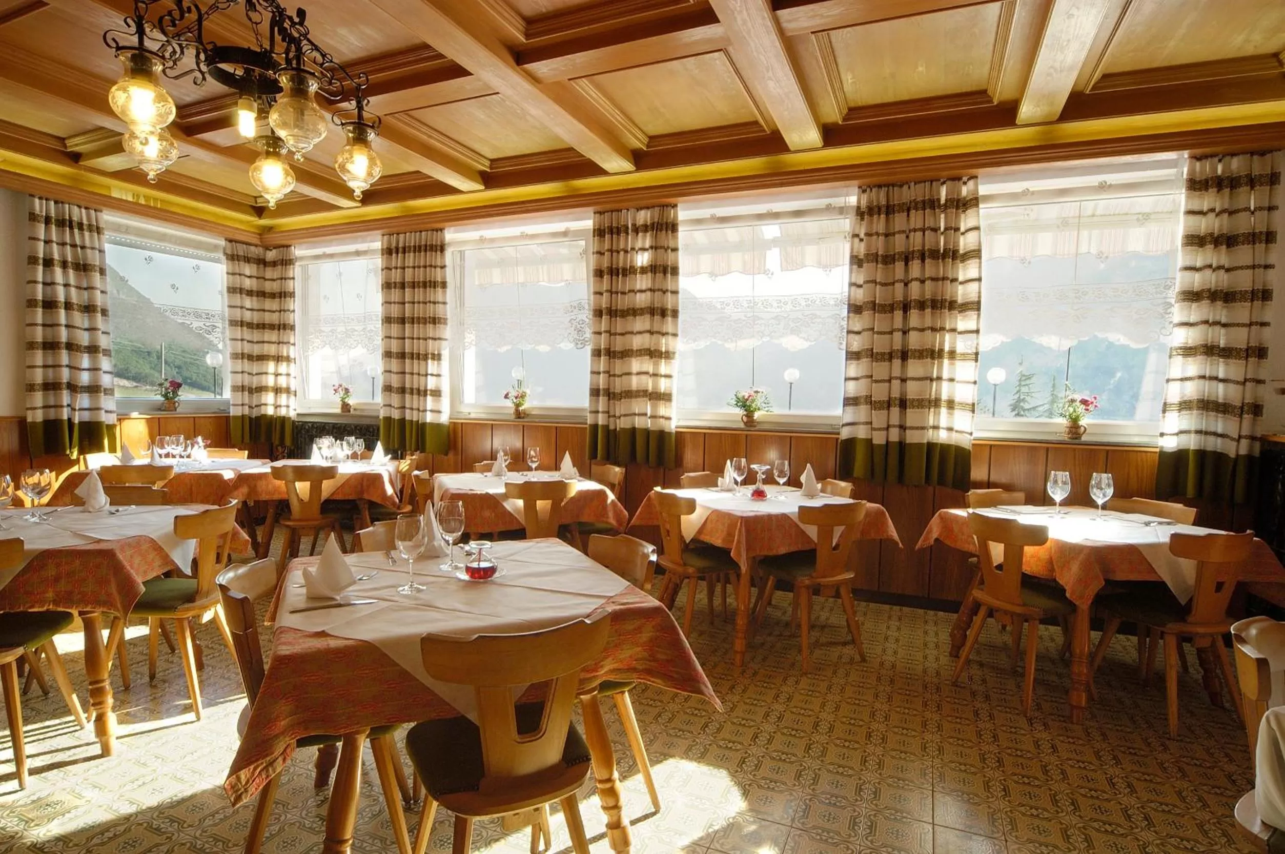 Restaurant/places to eat in Hotel Karinhall