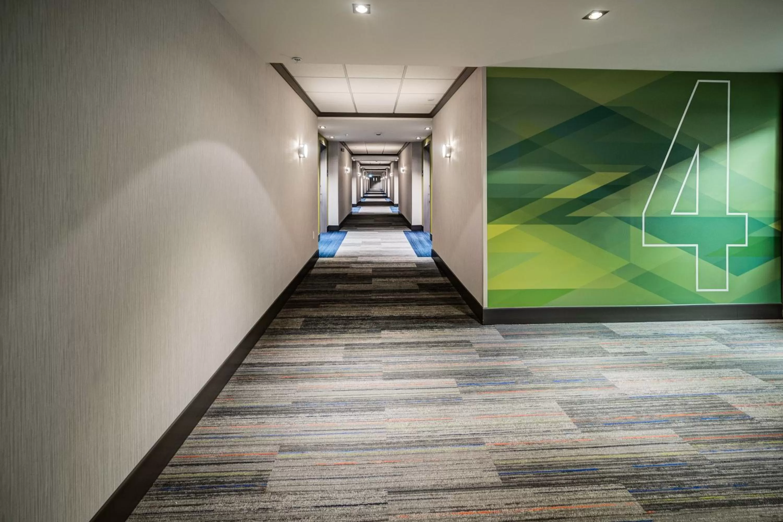 Lobby or reception in Holiday Inn Express & Suites - West Edmonton-Mall Area by IHG