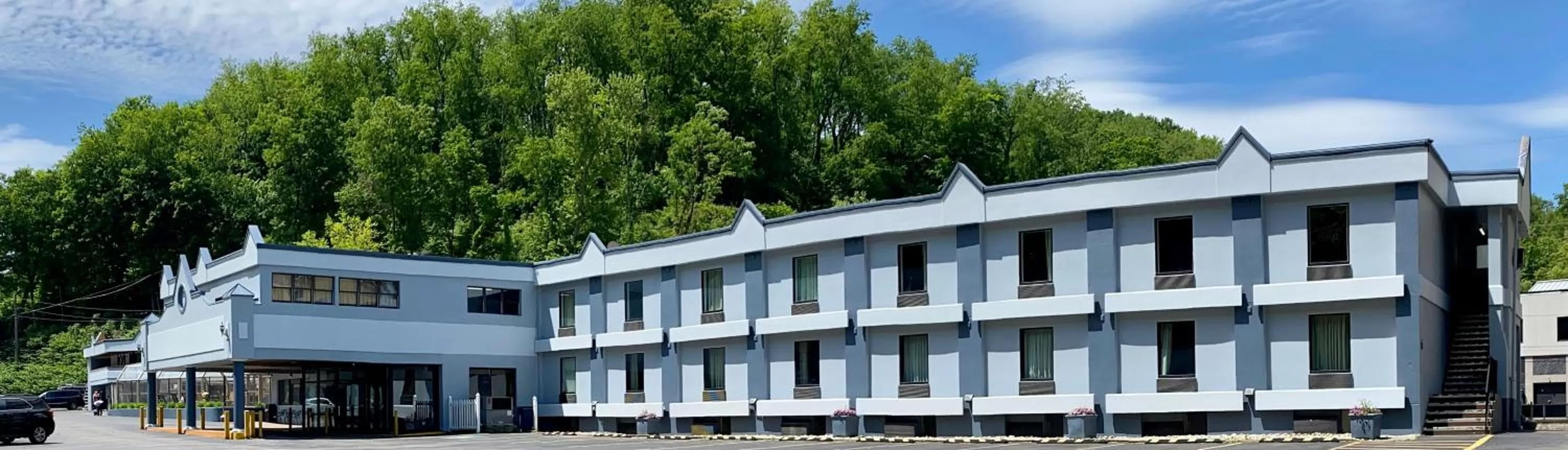 Property building in Days Inn by Wyndham Pittsburgh