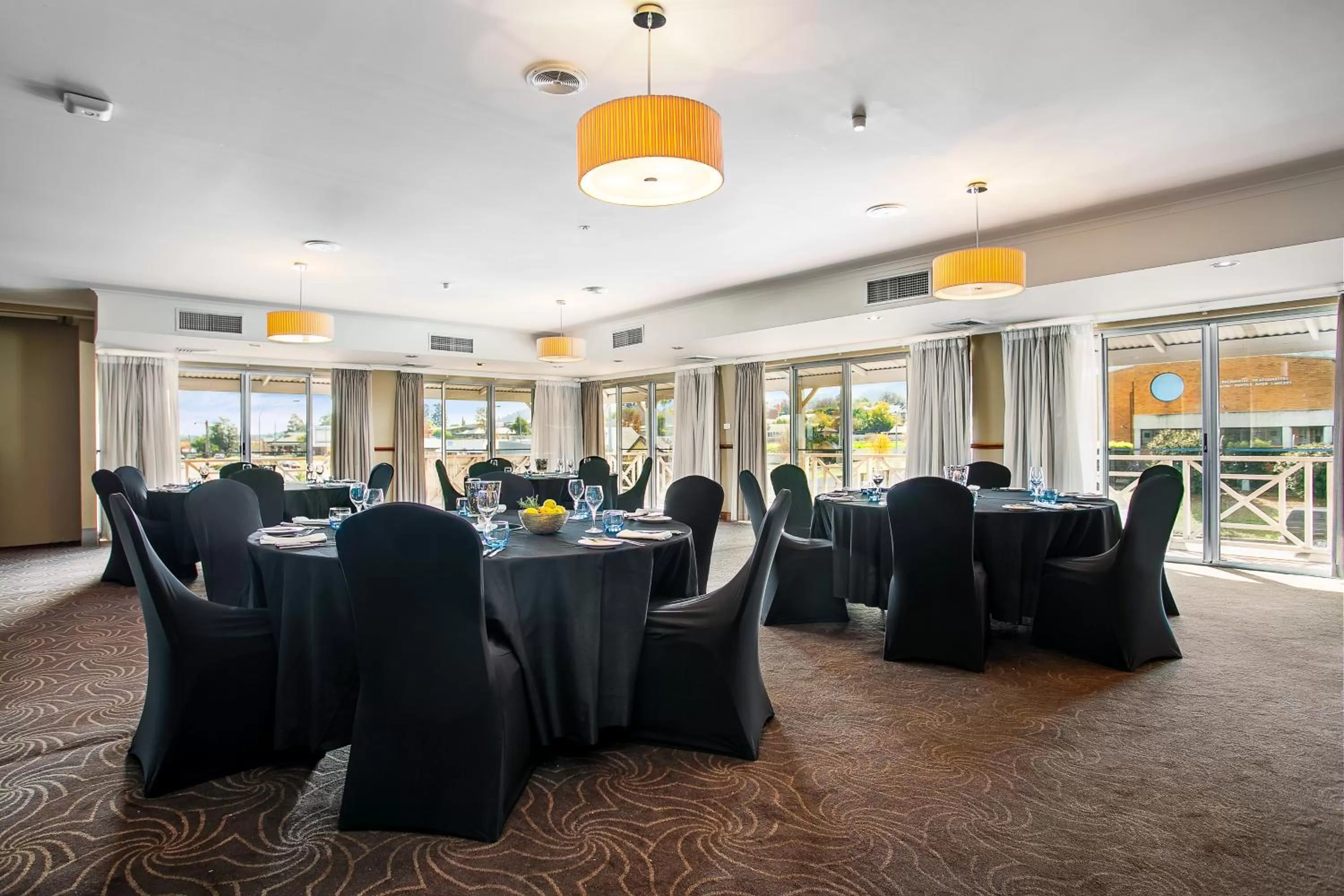 Restaurant/places to eat in Best Western Sanctuary Inn