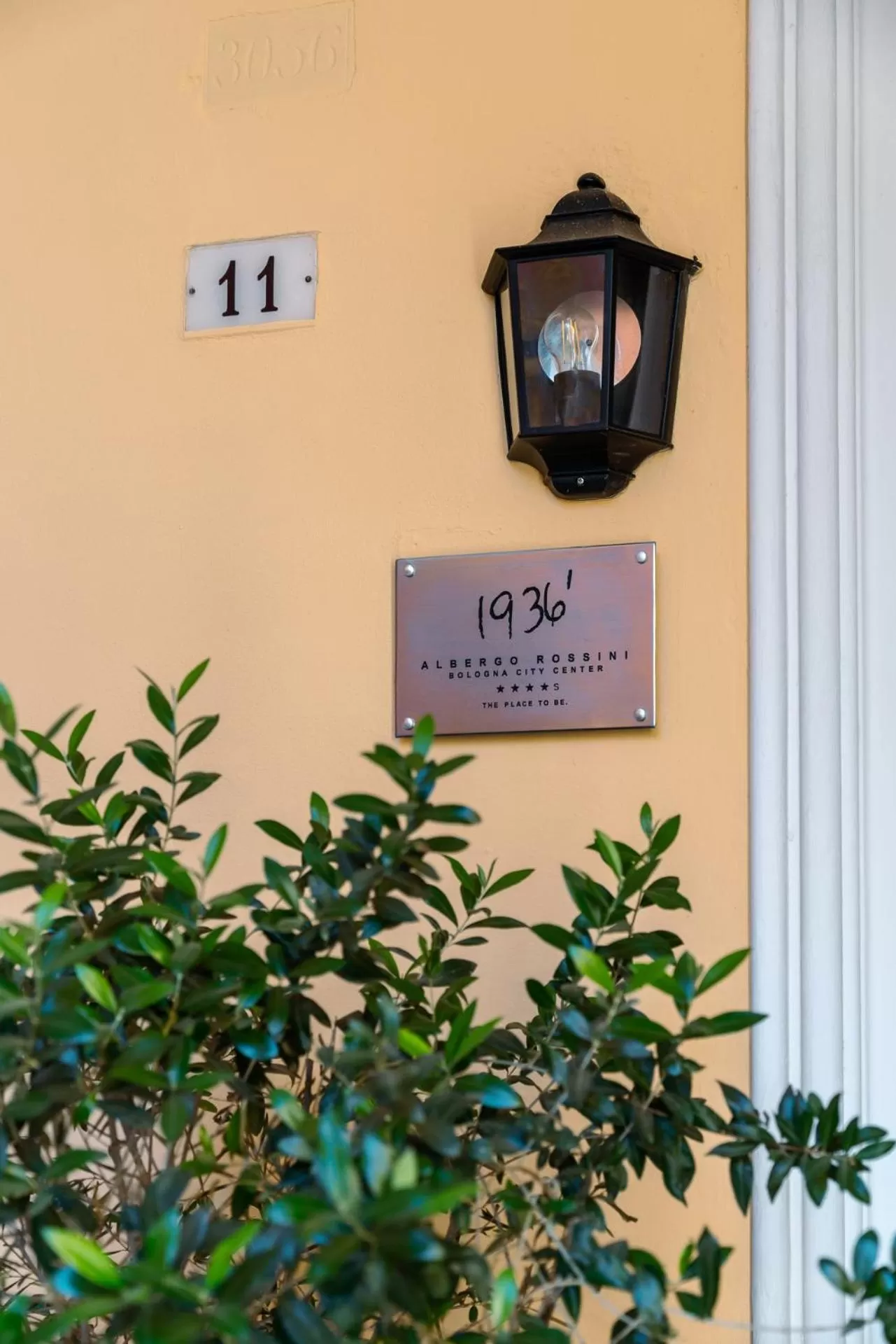 Decorative detail in Albergo Rossini 1936