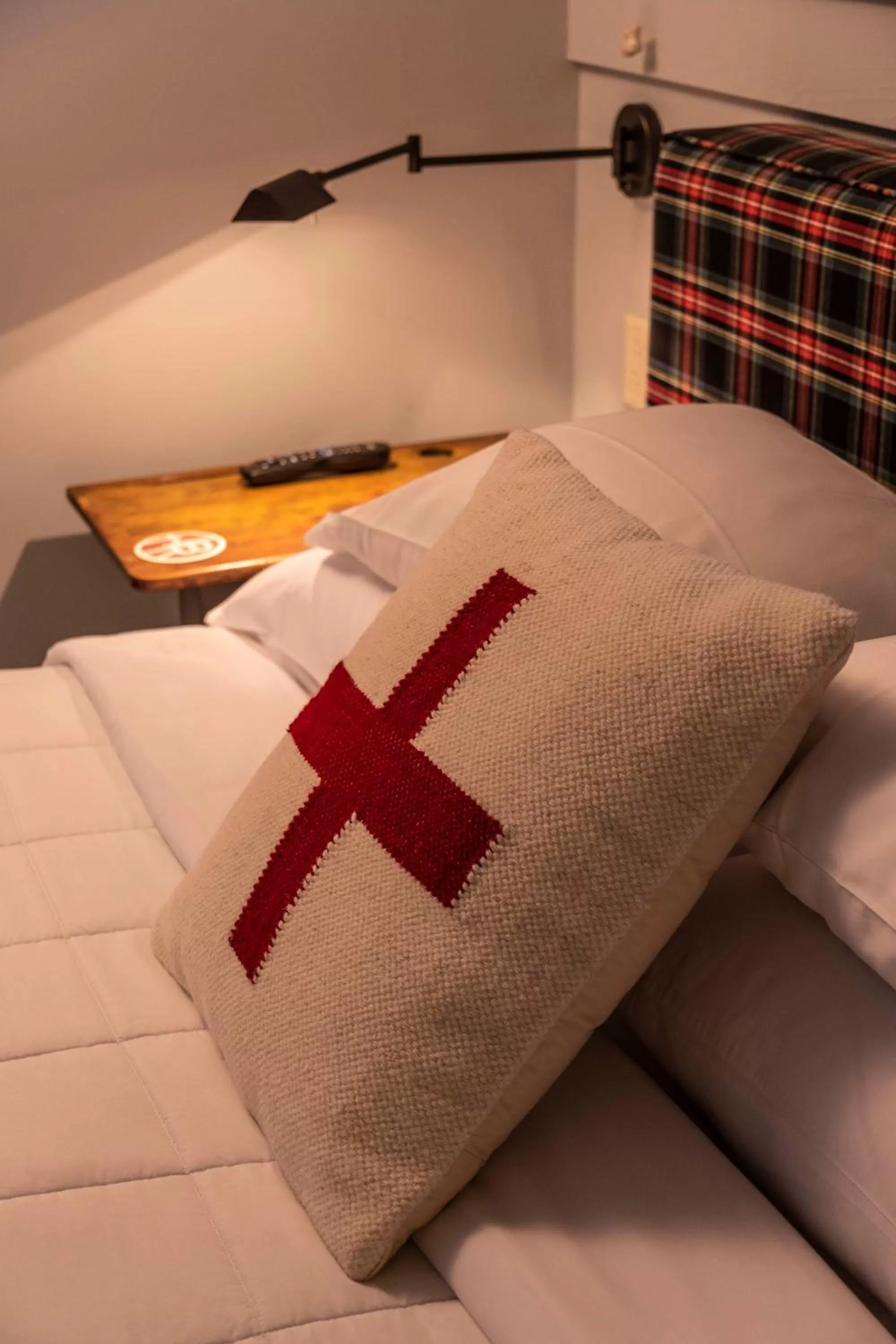 Bed in Hotel Broad Ripple