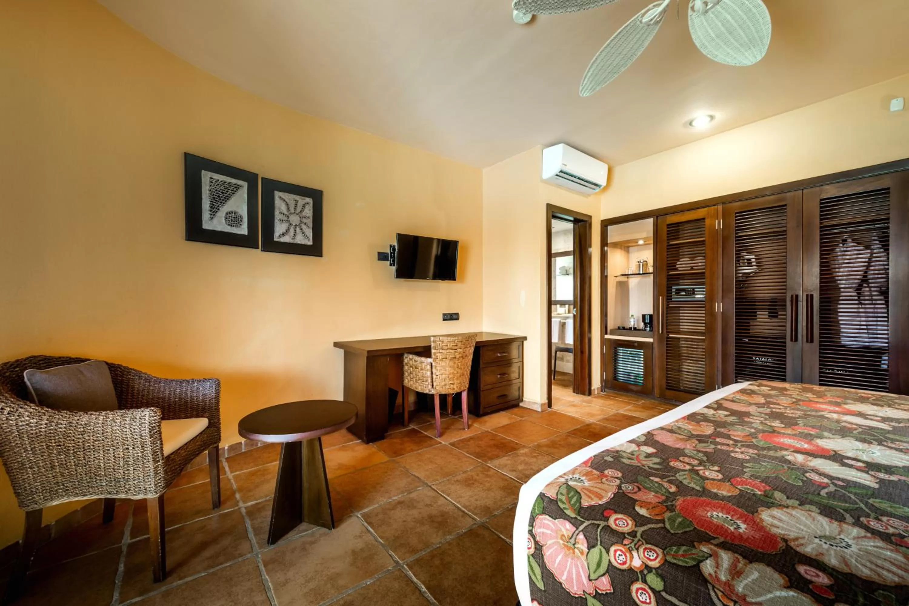 Photo of the whole room, Bed in Catalonia Riviera Maya Resort & Spa- All Inclusive