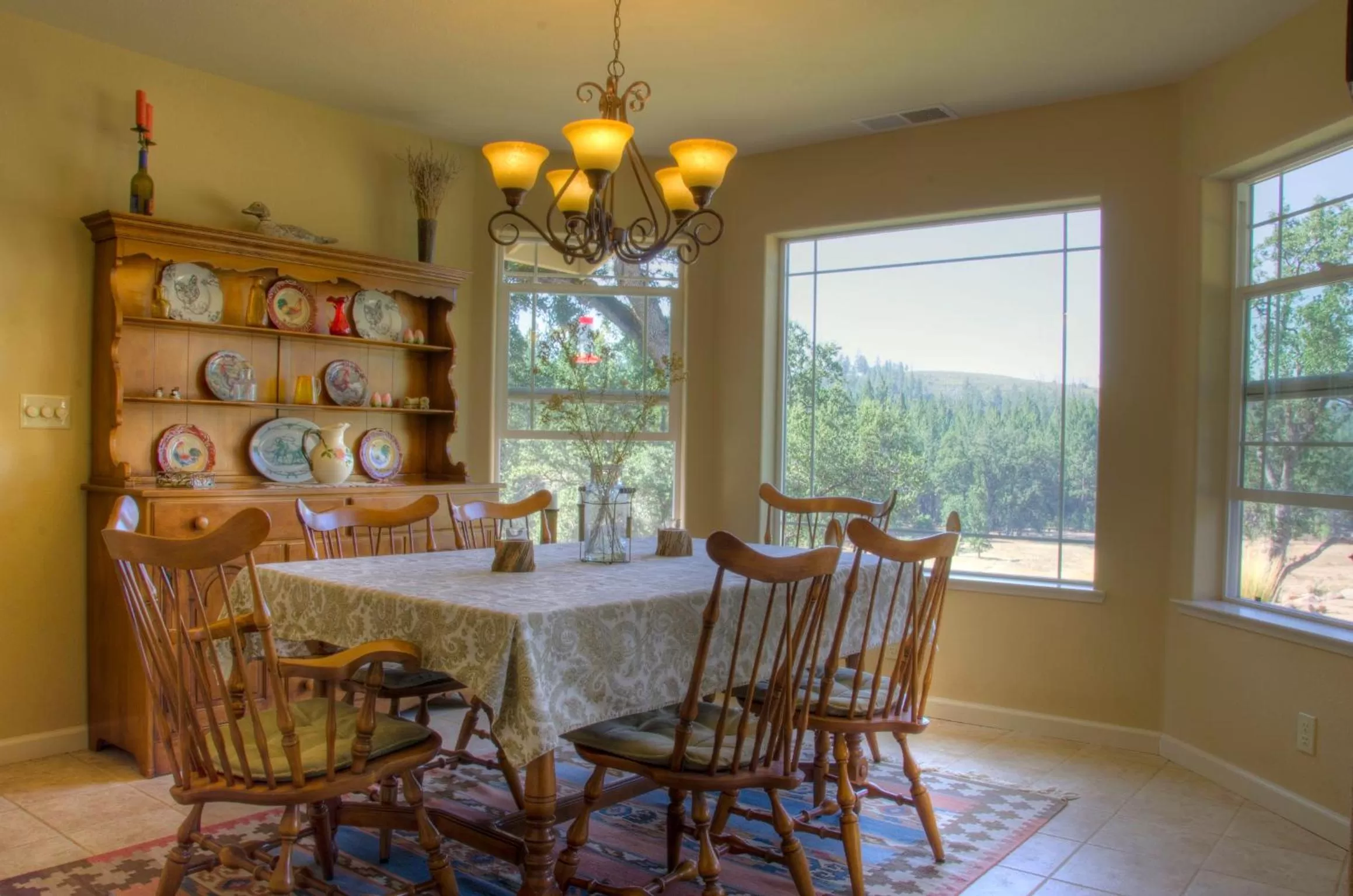 Dining area in Red Tail Ranch