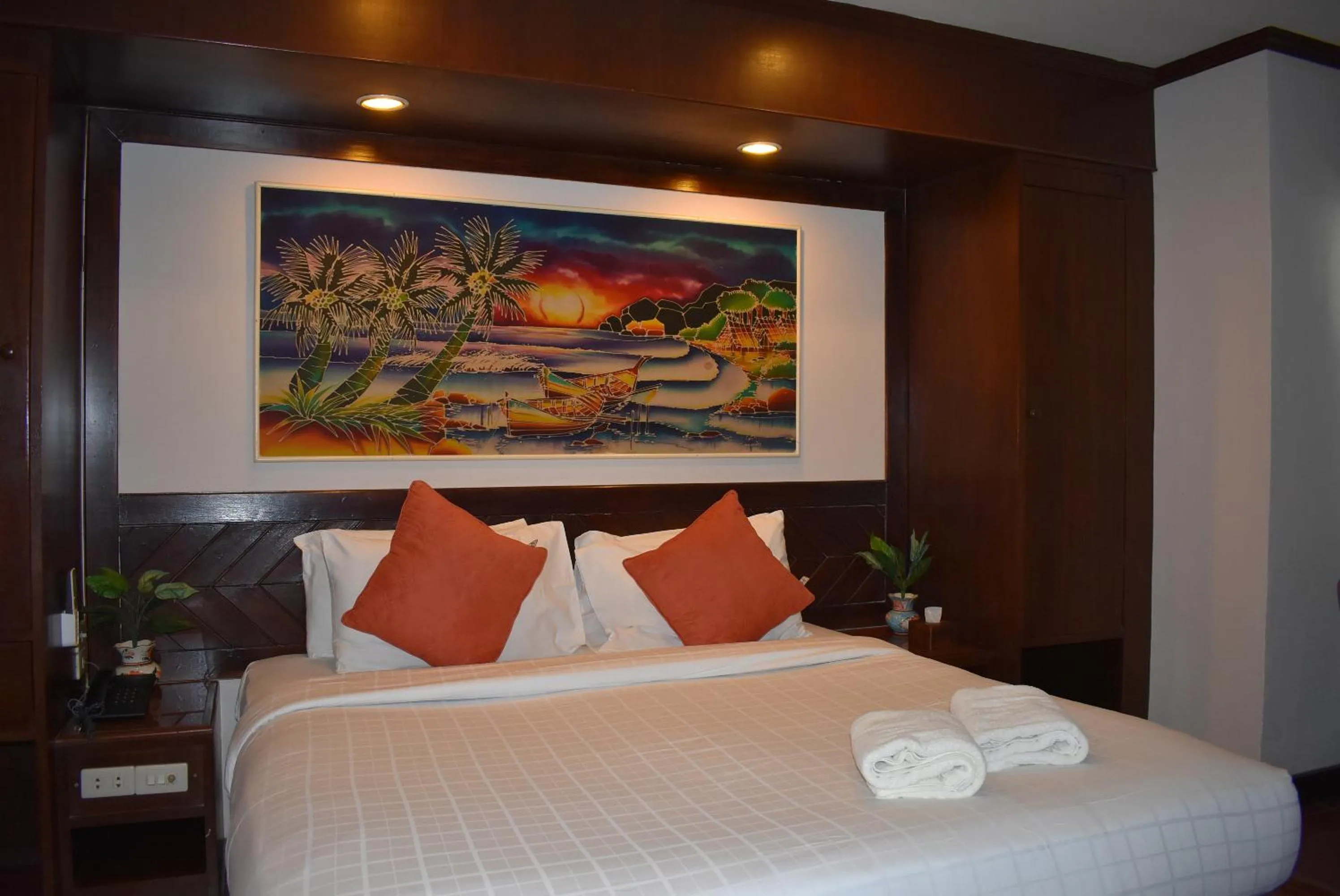 Bedroom, Bed in Karon Cafe Inn