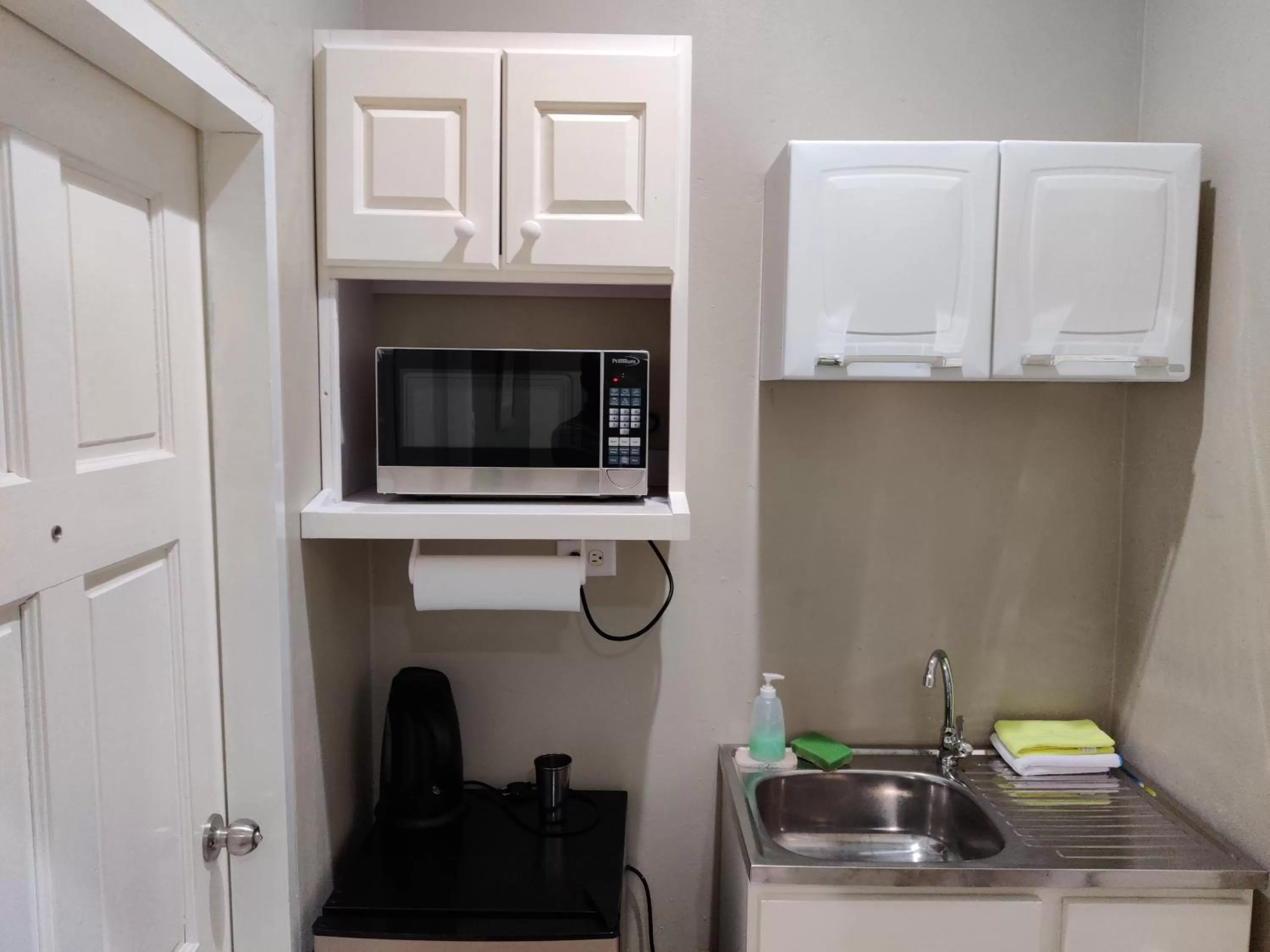 Kitchen or kitchenette in Woodbrook on the Avenue