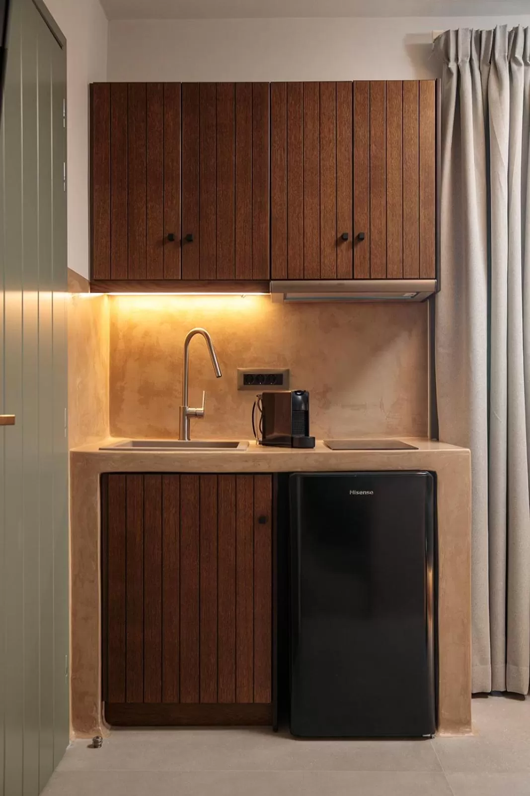 Kitchen or kitchenette in "Makava Suites" Your Luxe Urban Sanctuary