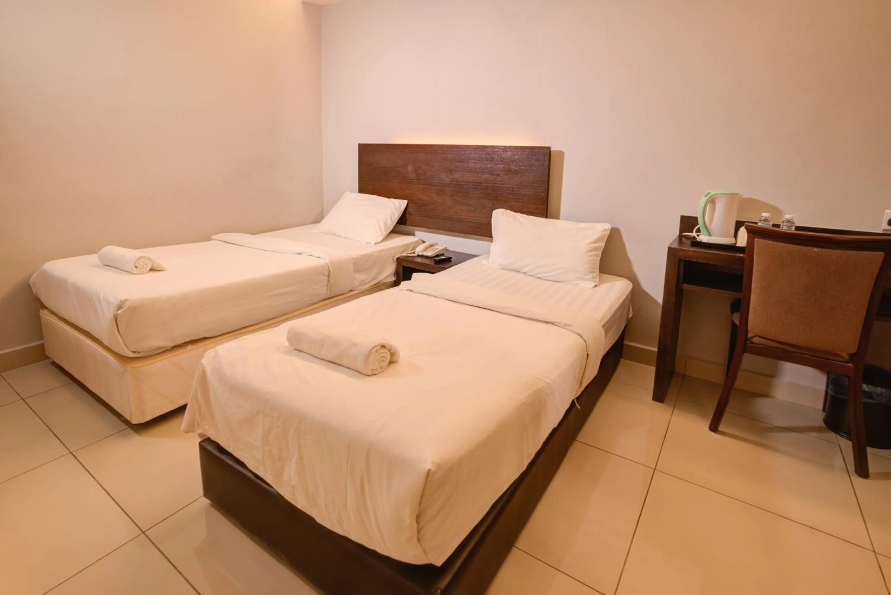 Photo of the whole room, Bed in GM Hotel Metro at Sunway