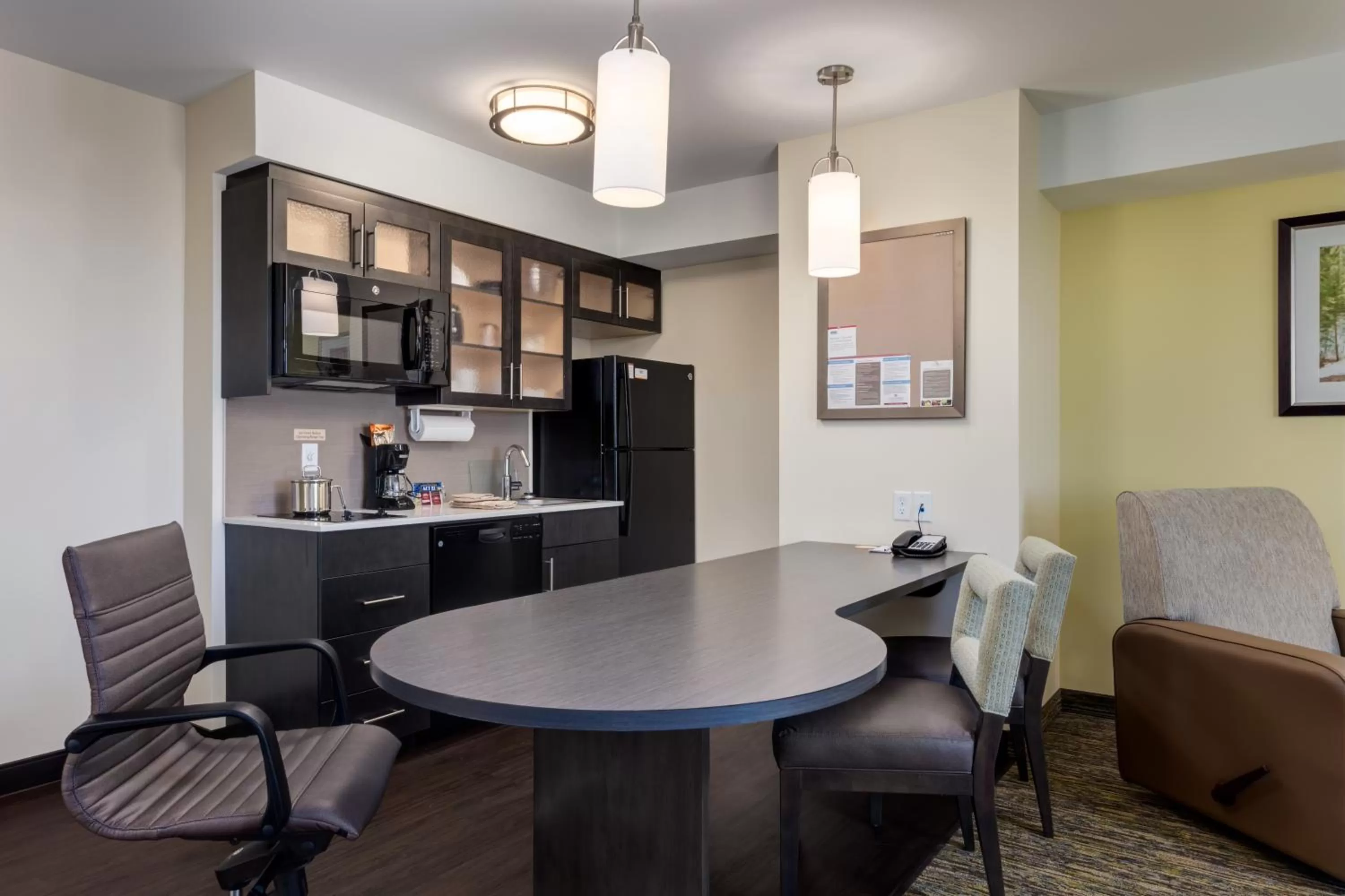 Coffee/tea facilities in Park Inn by Radisson, Calgary Airport North, AB