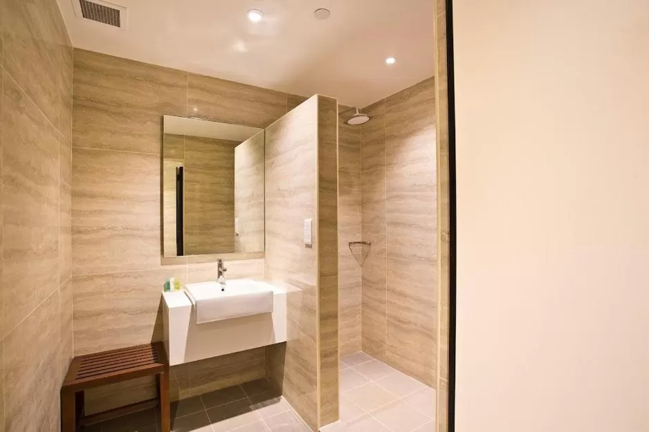 Bathroom in Ambassador Transit Lounge Terminal 2