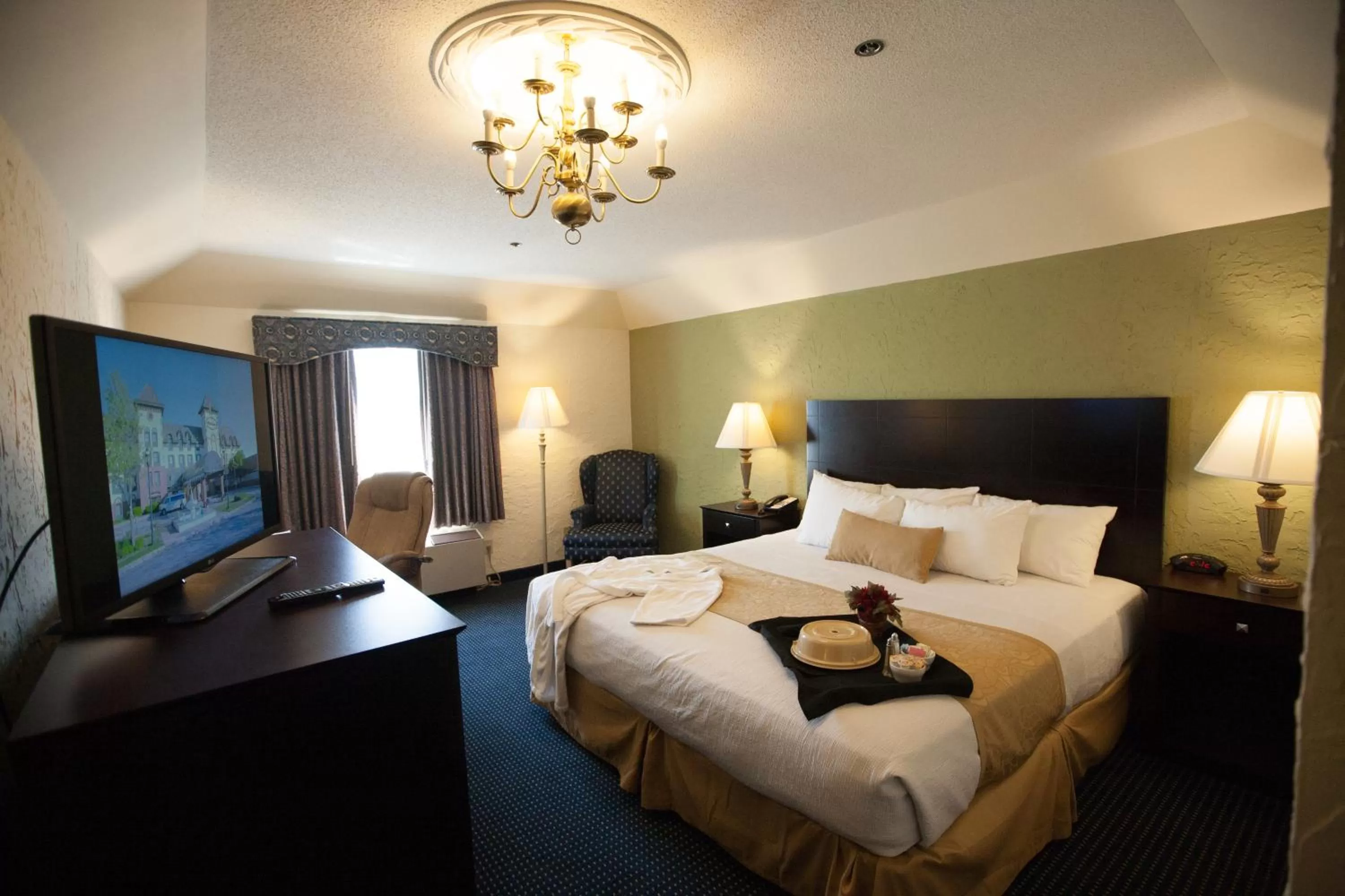 Bed in Chateau Hotel and Conference Center