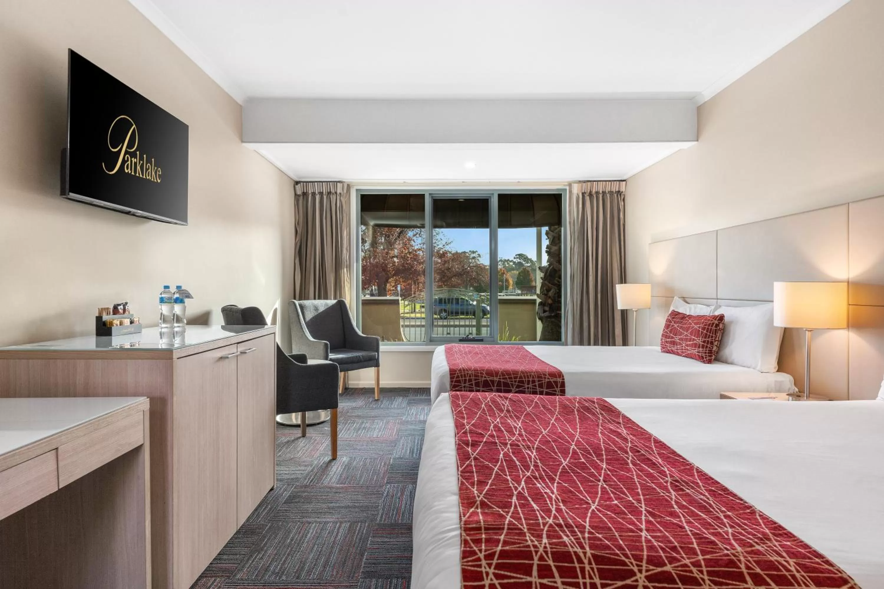 Bed in Quality Hotel Parklake Shepparton