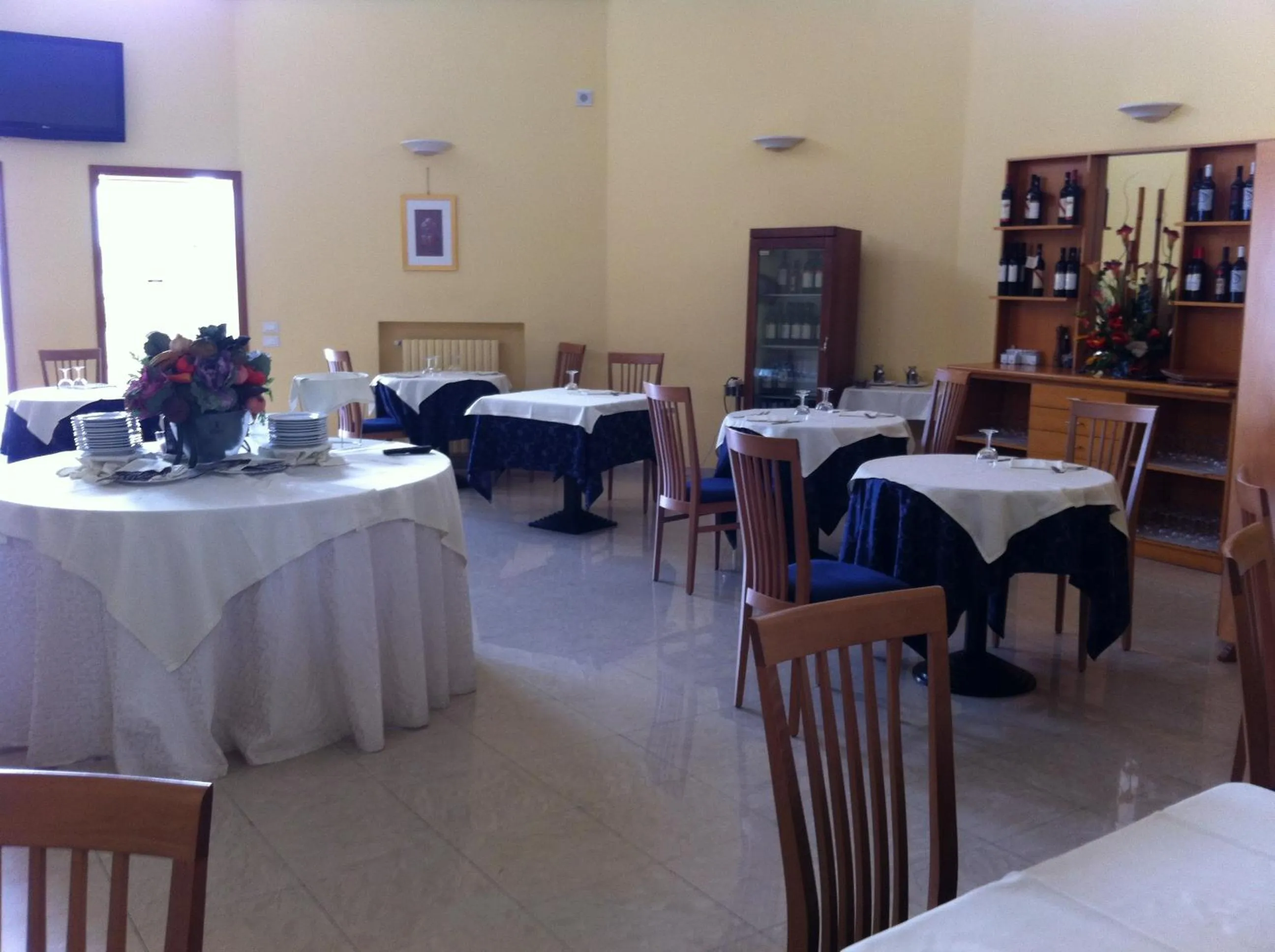 Restaurant/places to eat in Hotel Atleti