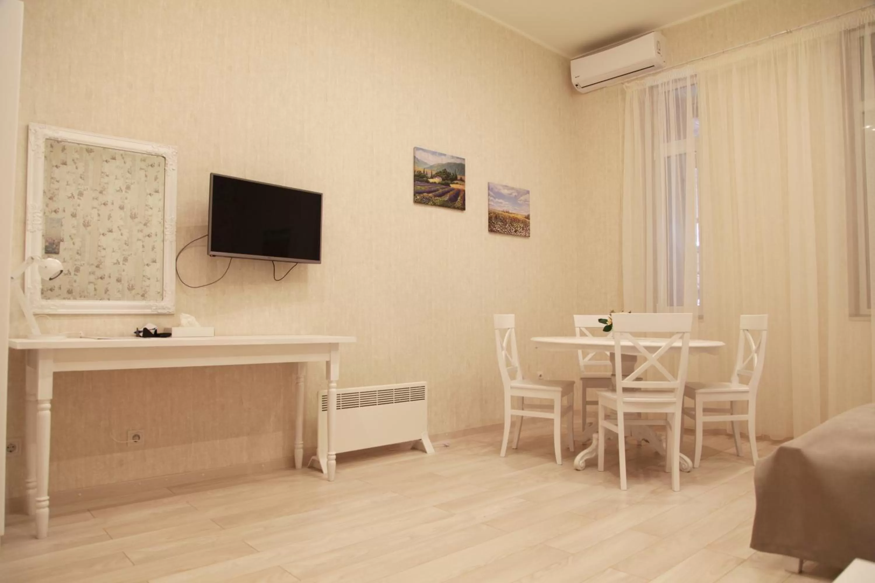 WINE & ROSE BOUTIQUE HOTEL