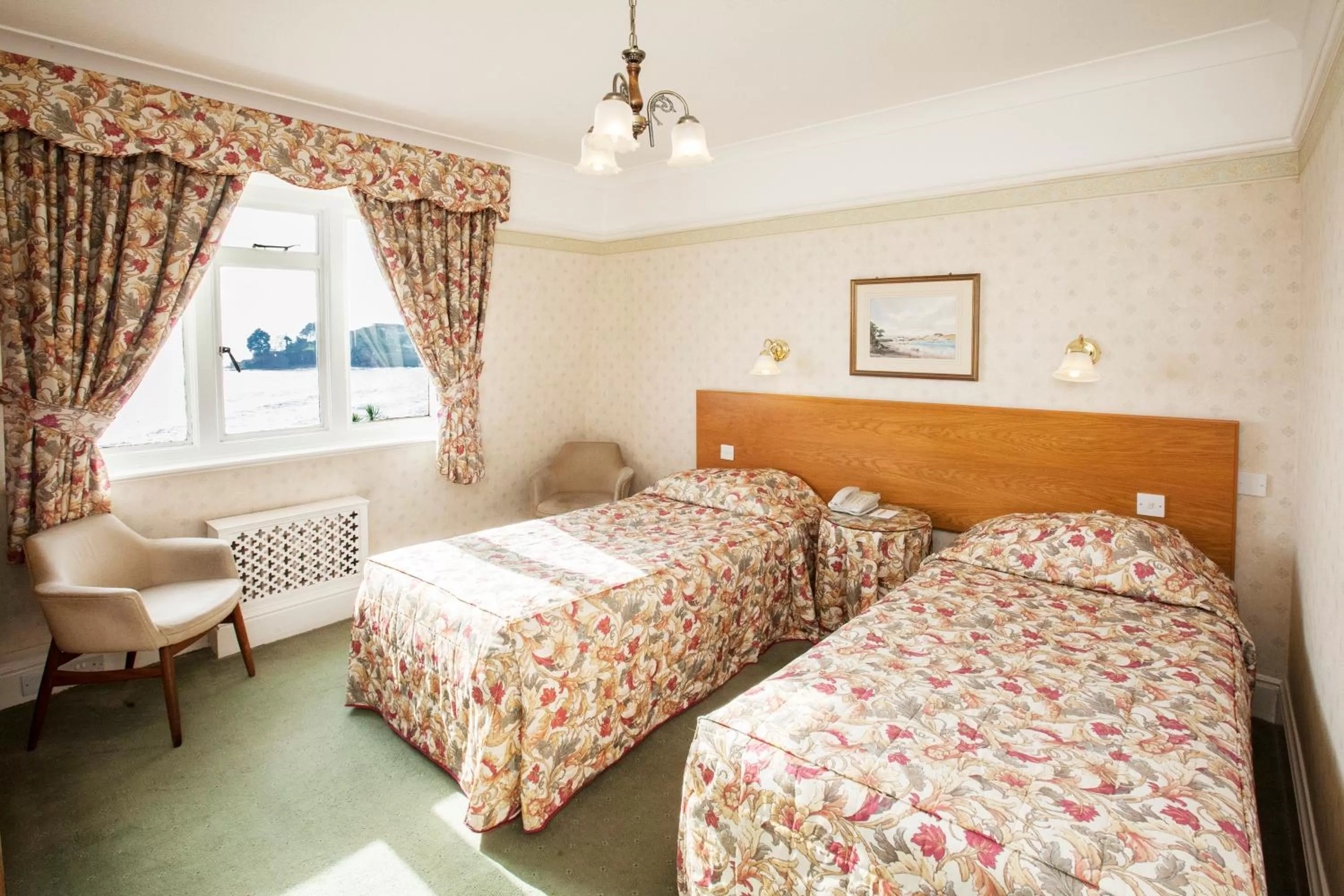 Bed in Livermead House Hotel