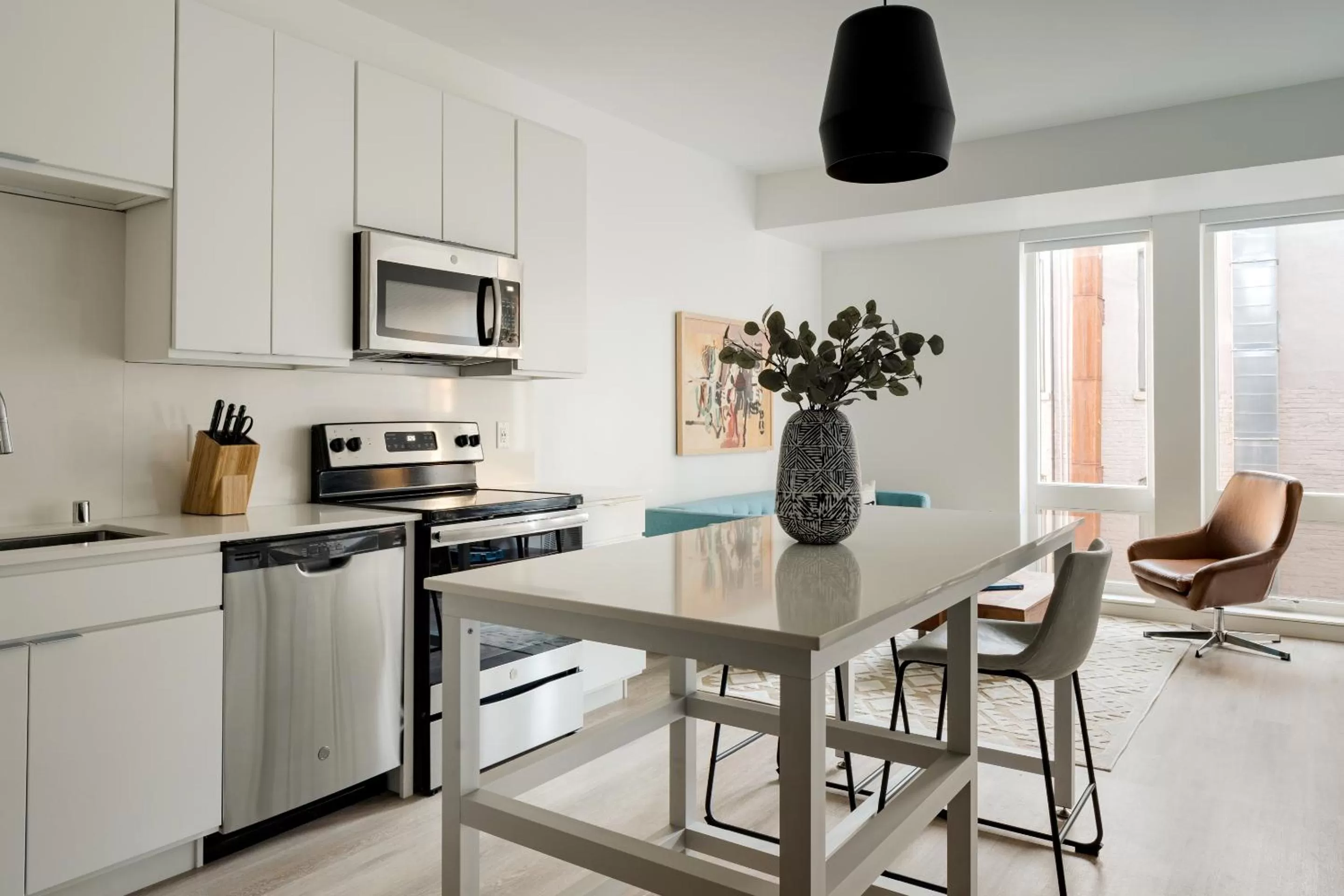 Kitchen/Kitchenette in Sonder at SECOND & SECOND