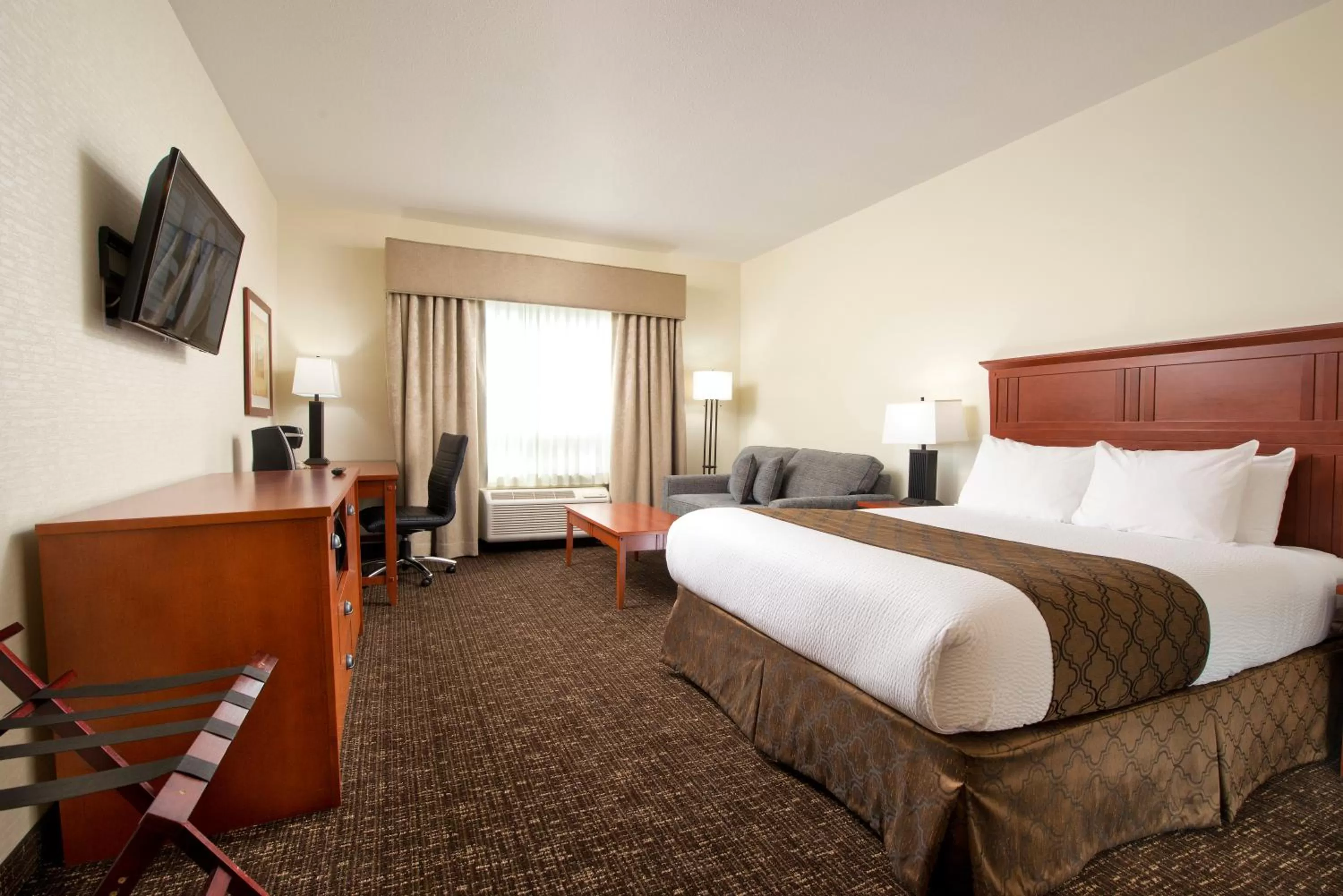 Pets, Bed in Gold Eagle Lodge