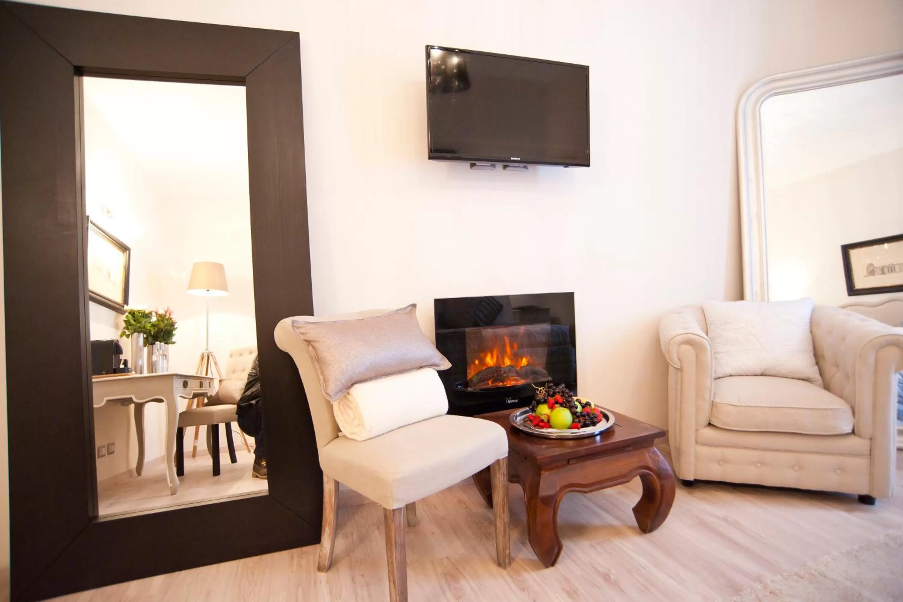 Day in Town House 62