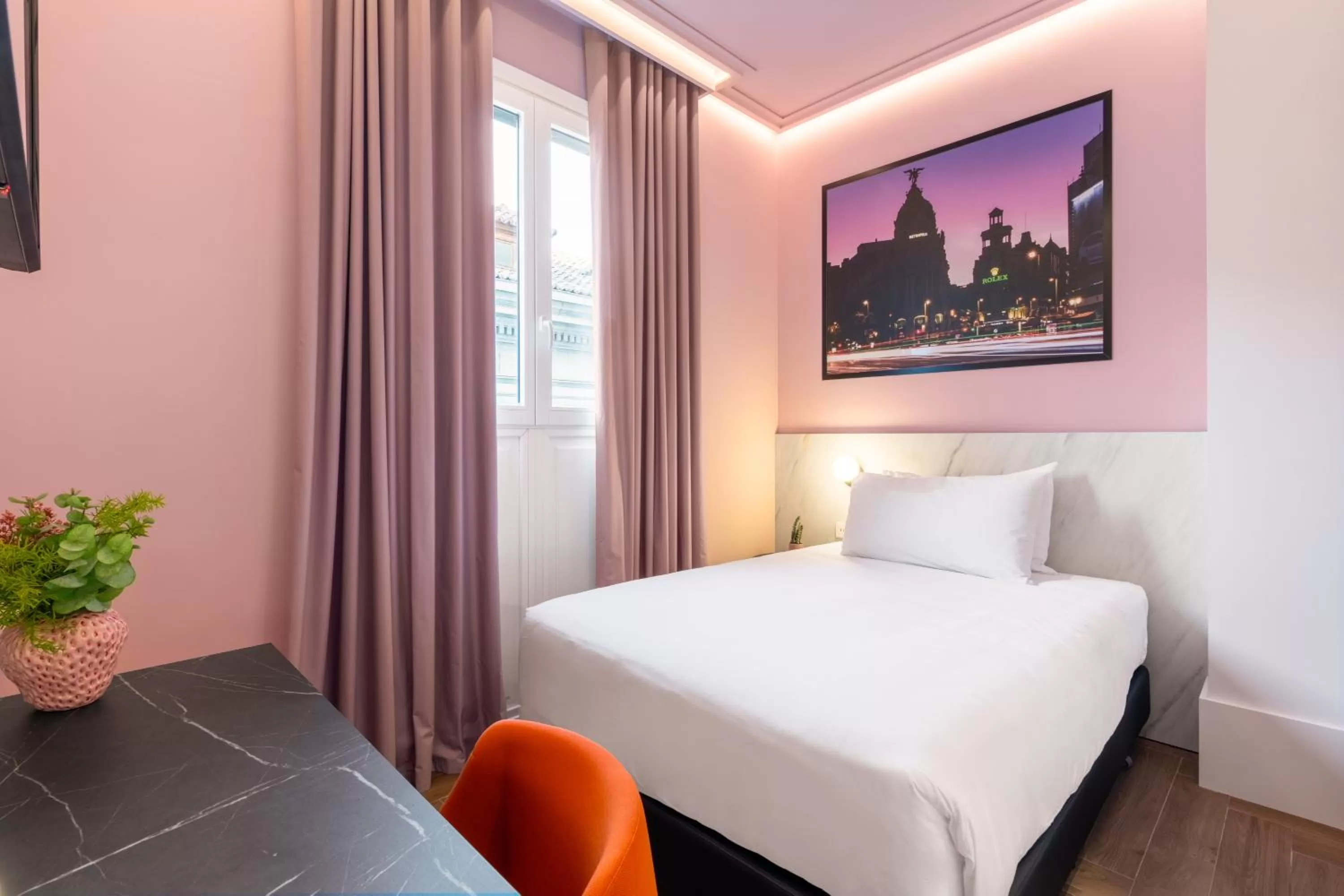 Bed in Ikonik Gran Vía