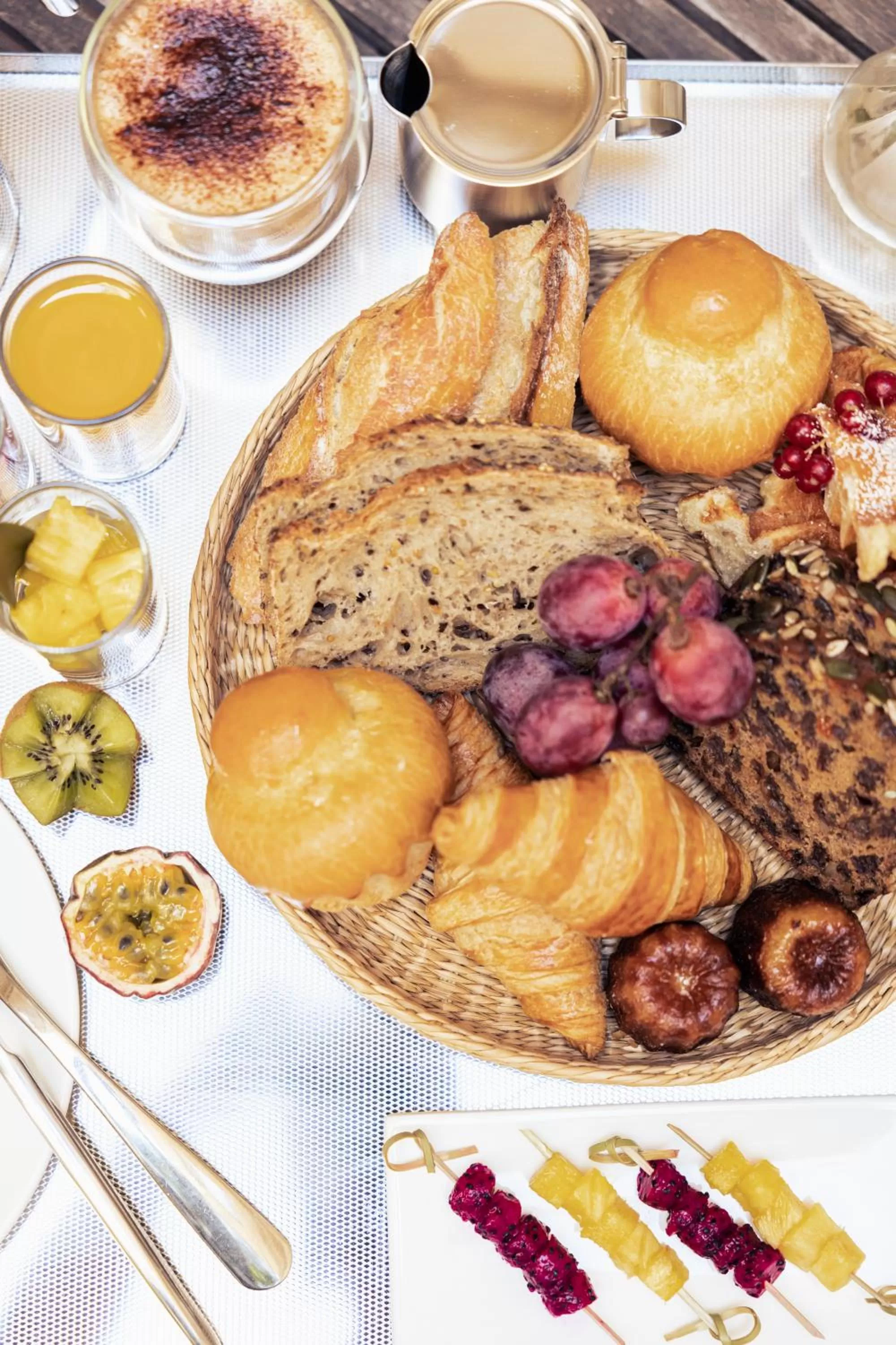 Breakfast in Villas Foch Boutique Hotel & Spa Bordeaux