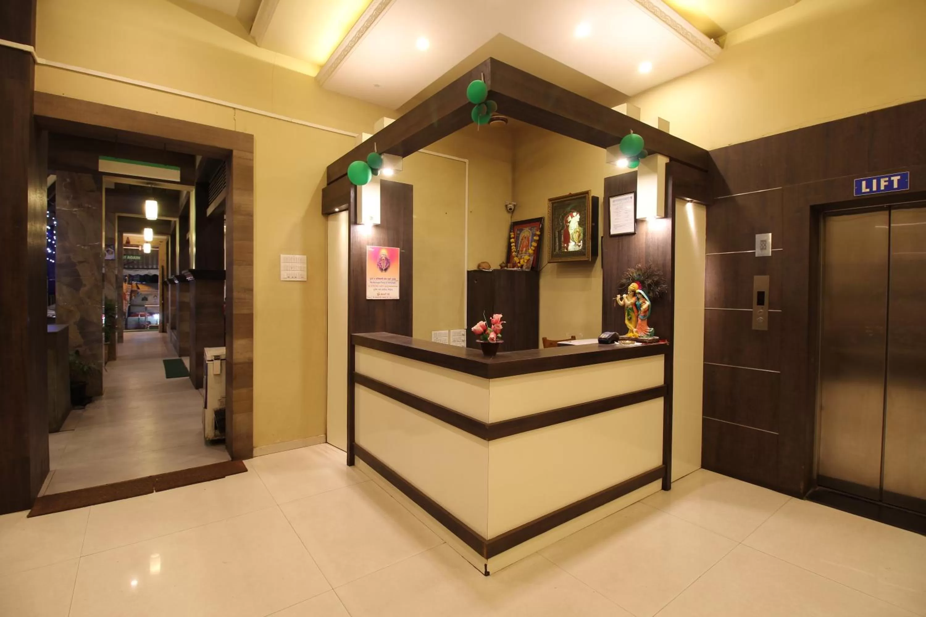 Lobby or reception in Hotel Sham Suman, Kolhapur- Opposite To Mahalaxmi Temple