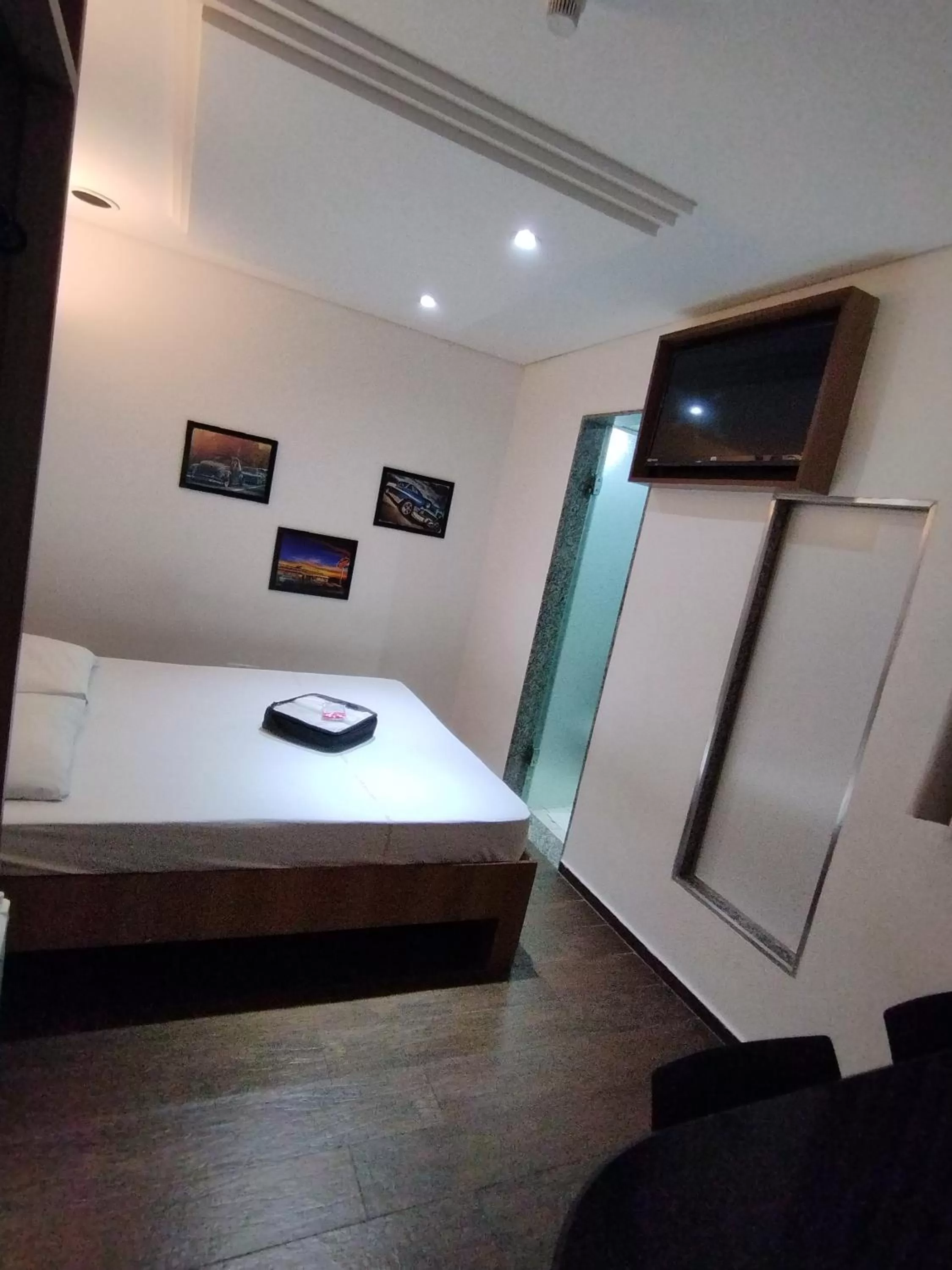 Bed, TV/Entertainment Center in Hotel Estrela da Agua Fria