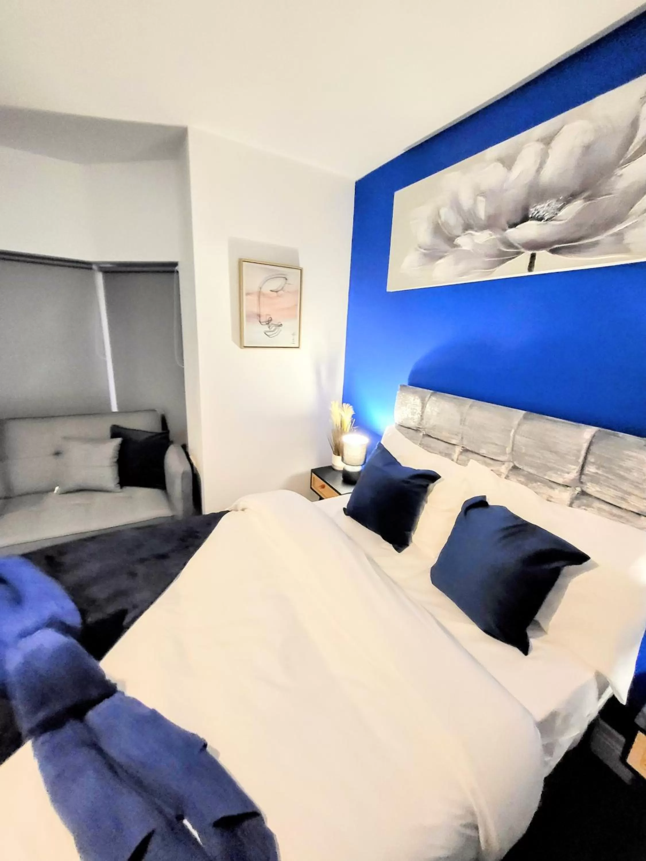 Bed in Burford Road - Stay. Sleep. Rest.