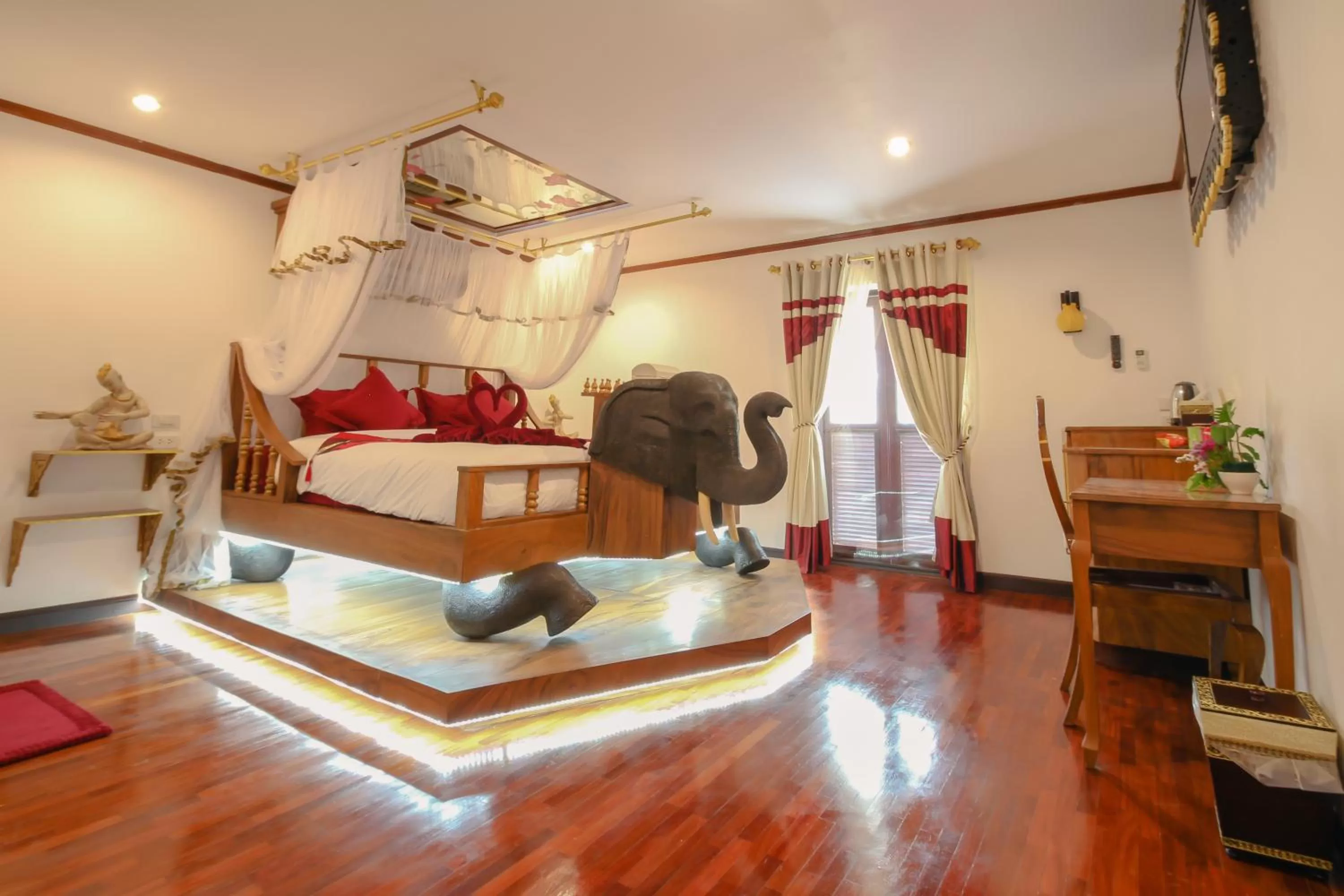 Photo of the whole room, Seating Area in Olivier Boutique