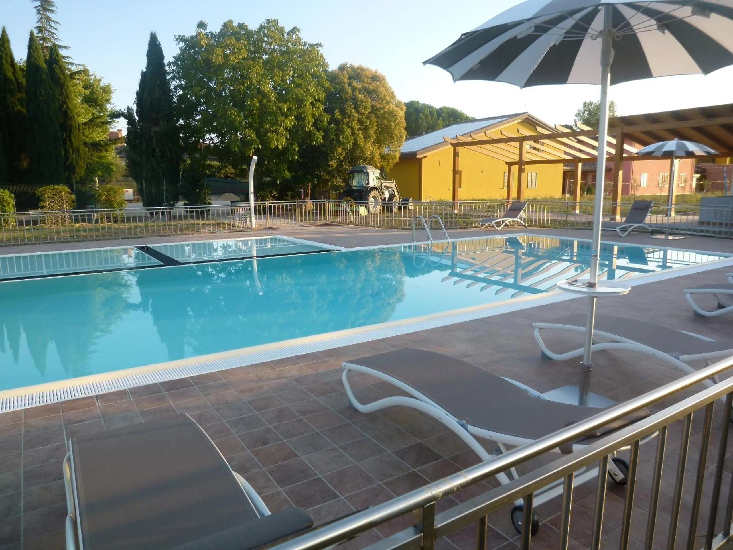 Swimming pool in Campiglione Hotel