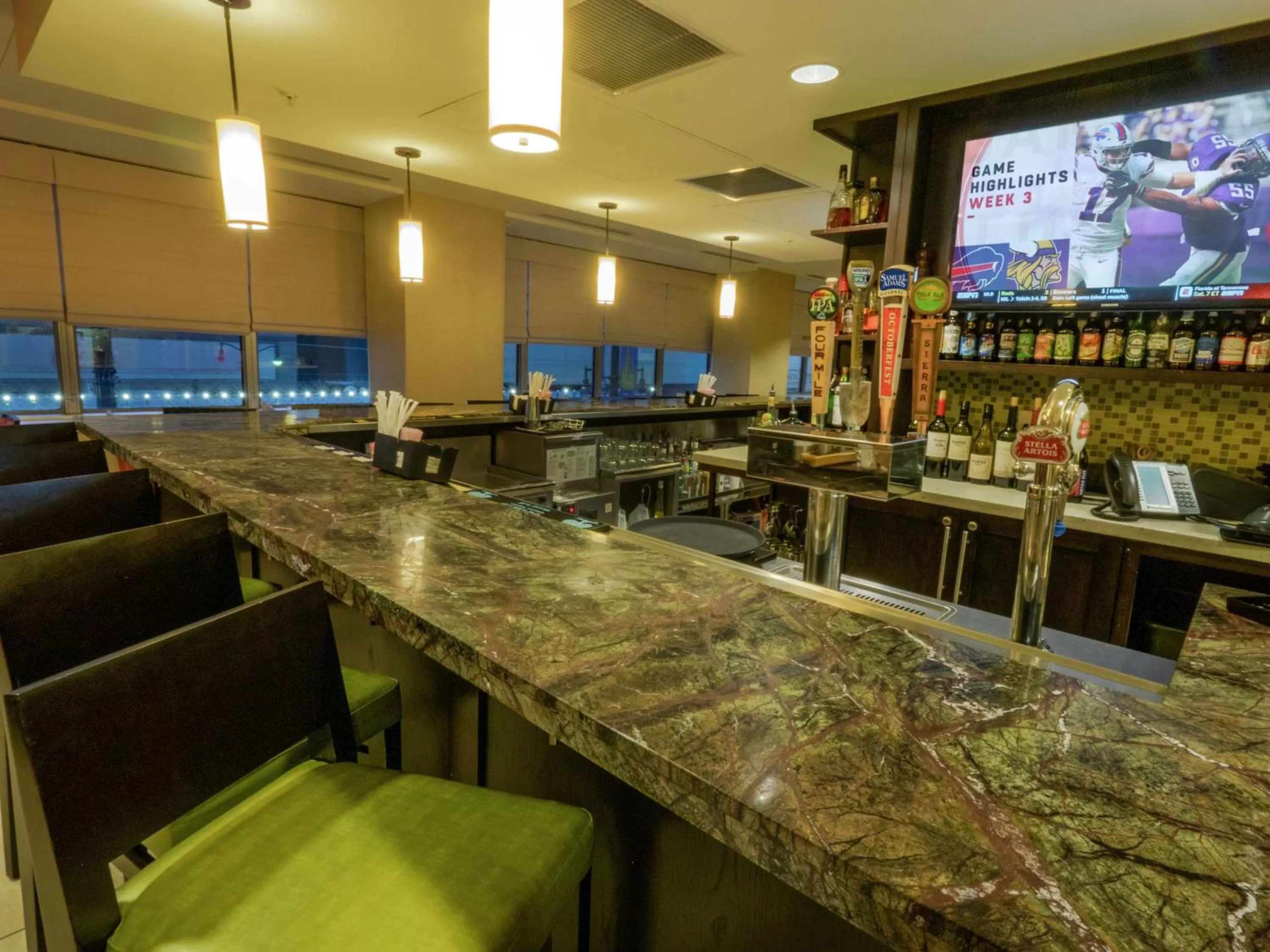 Lounge or bar in The Hilton Garden Inn Buffalo-Downtown