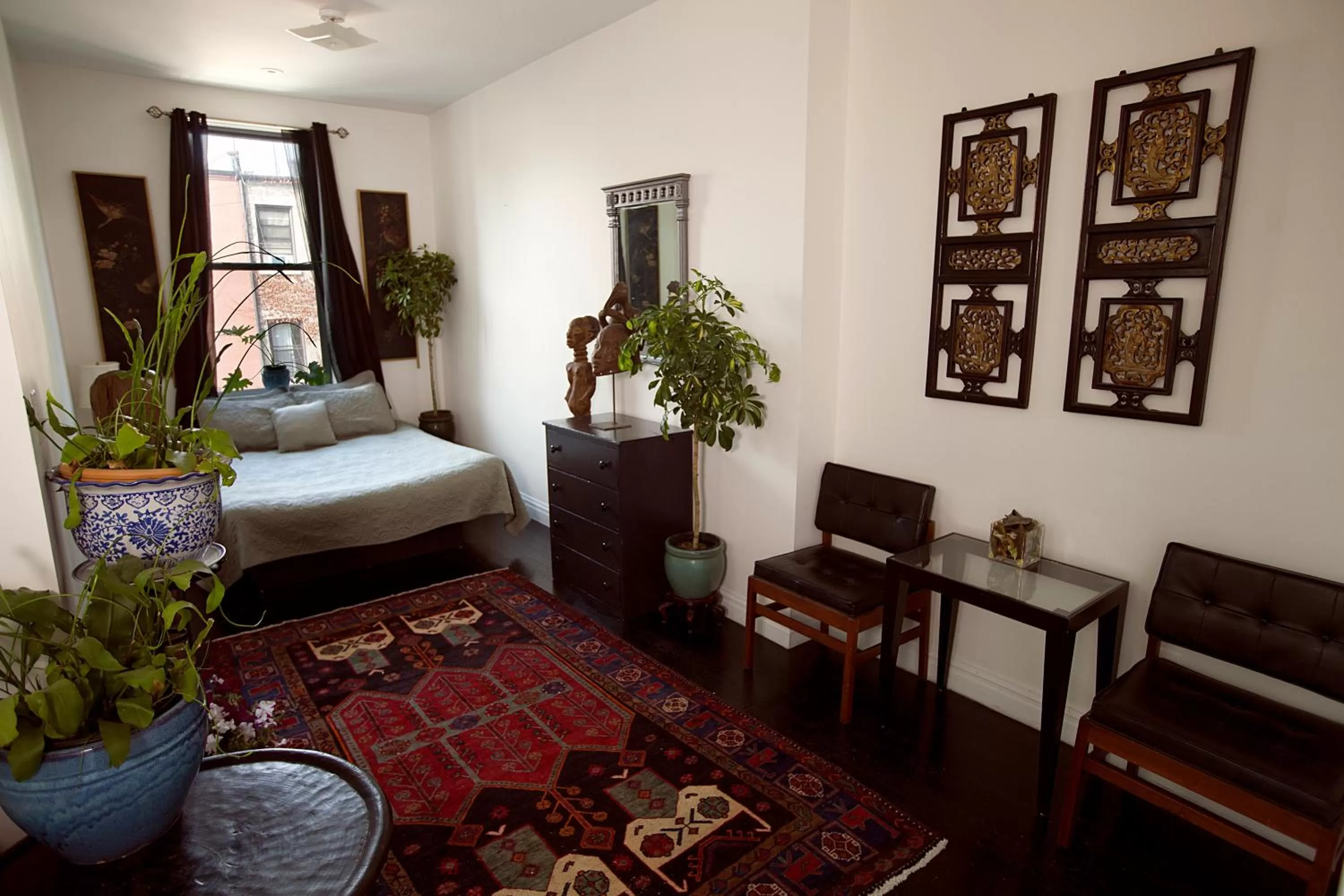 Bedroom, Seating Area in The Gallery House