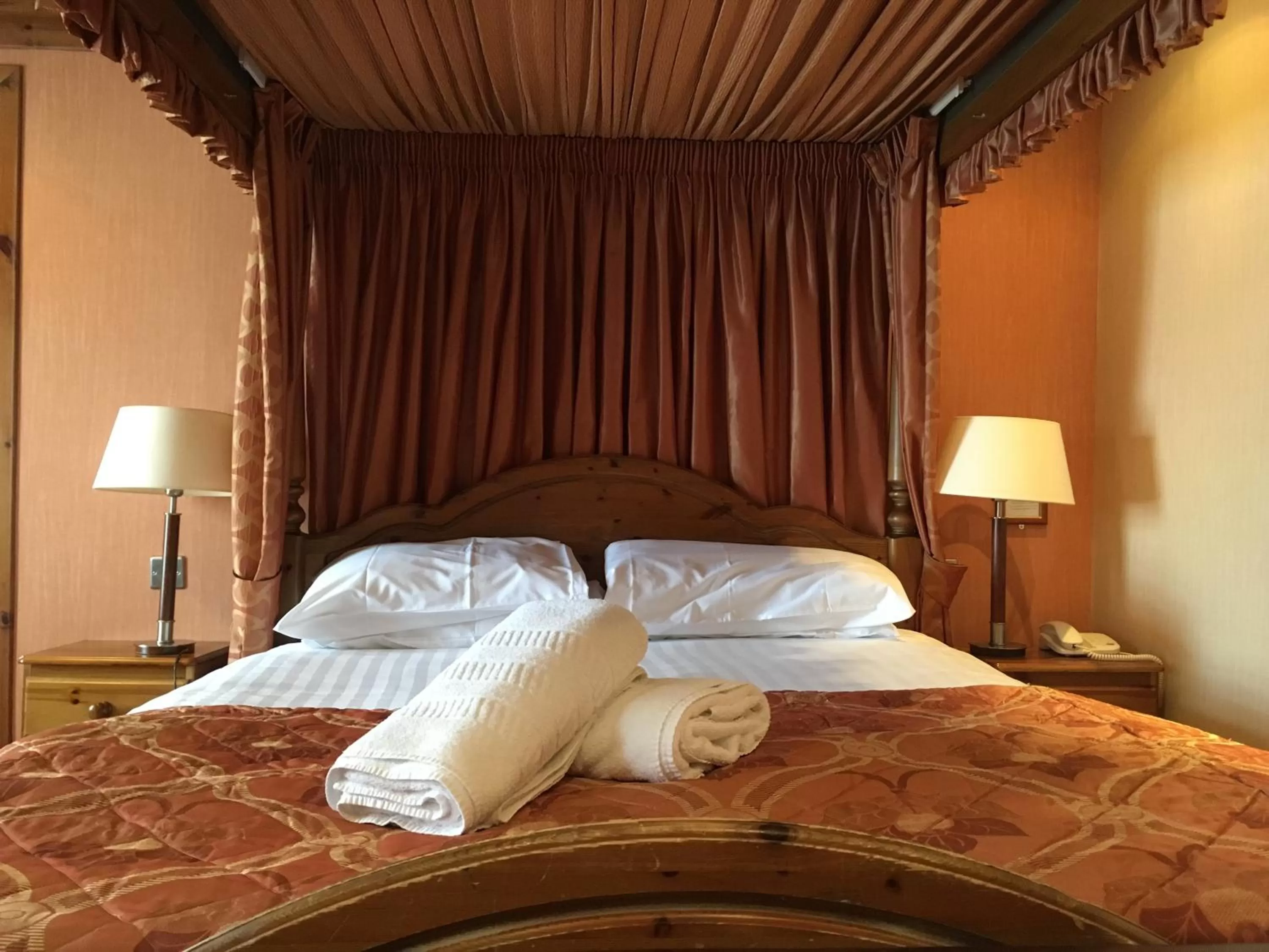 Bed in The Winnock Hotel